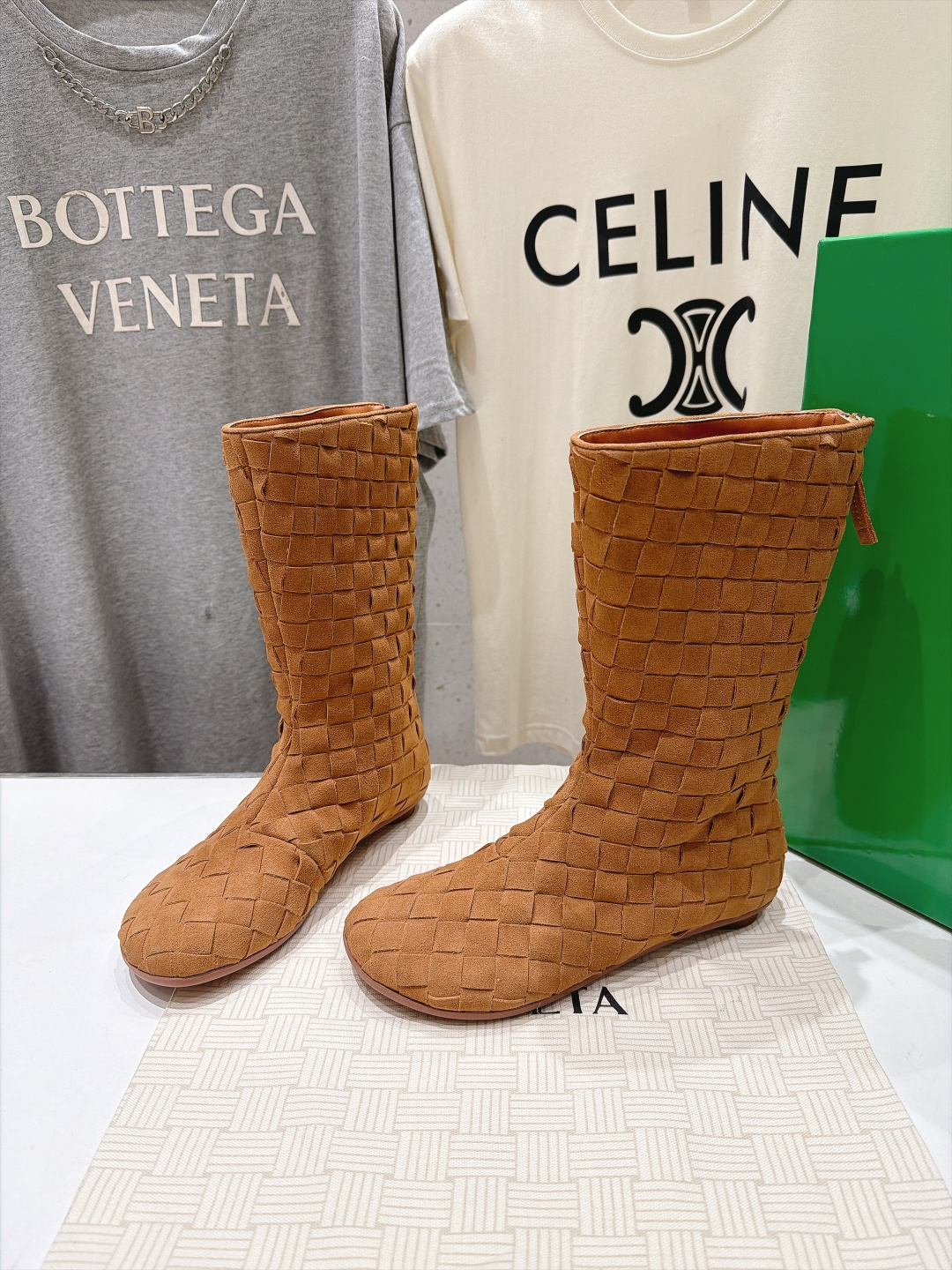 高版本出厂  Bottega Veneta/BV F065 2026ss秋冬新款手工编织 BV Atomic 平底圆跟短