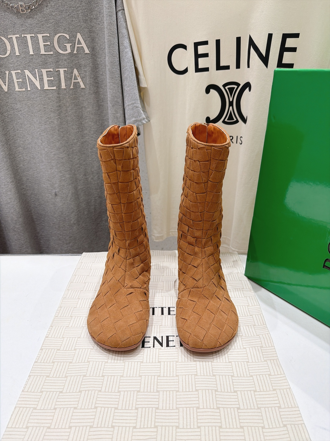 高版本出厂  Bottega Veneta/BV F065 2026ss秋冬新款手工编织 BV Atomic 平底圆跟短