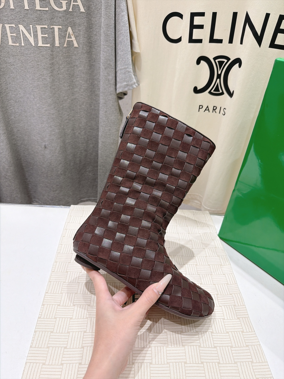 高版本出厂  Bottega Veneta/BV F065 2026ss秋冬新款手工编织 BV Atomic 平底圆跟短