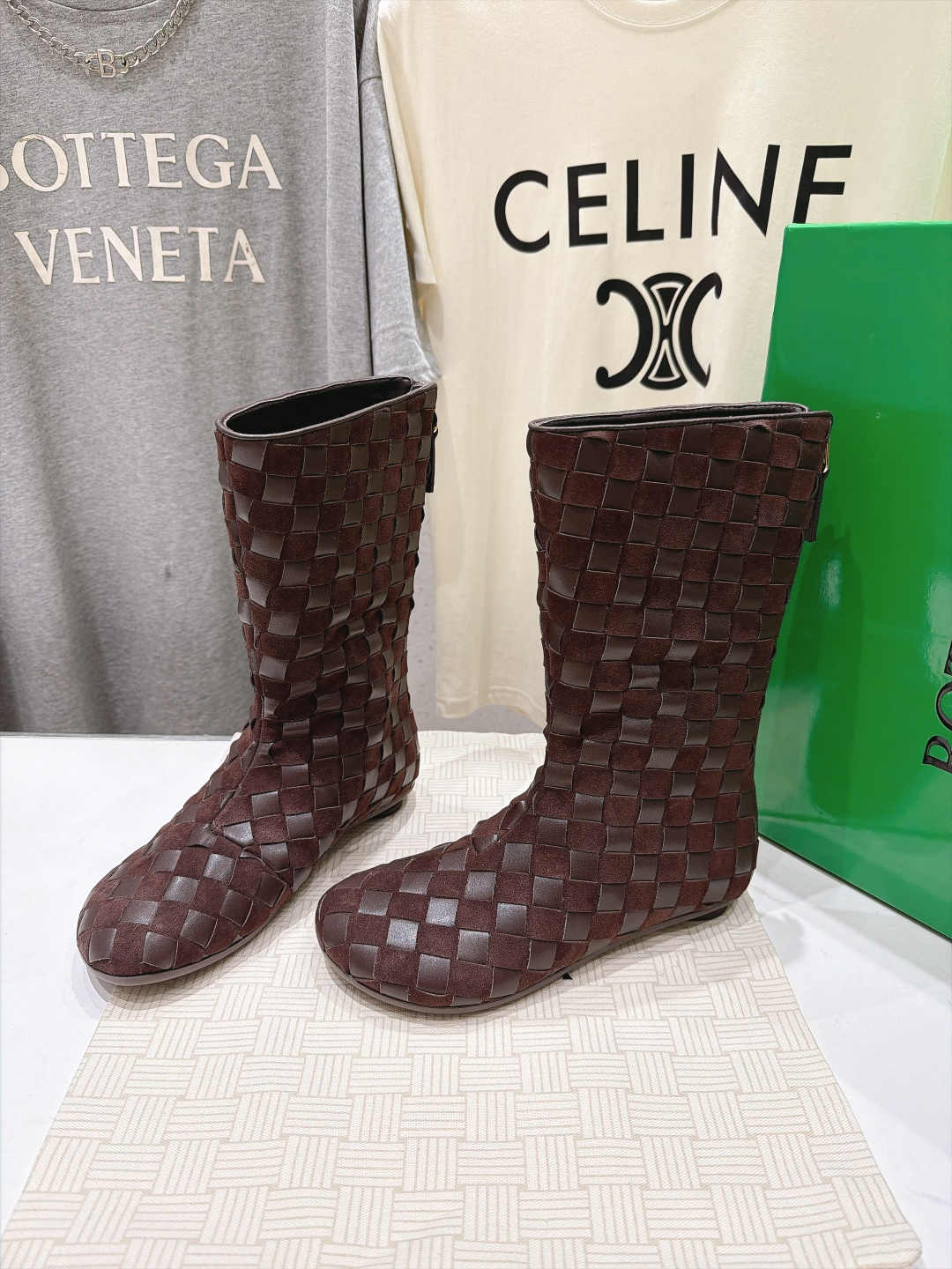 高版本出厂  Bottega Veneta/BV F065 2026ss秋冬新款手工编织 BV Atomic 平底圆跟短