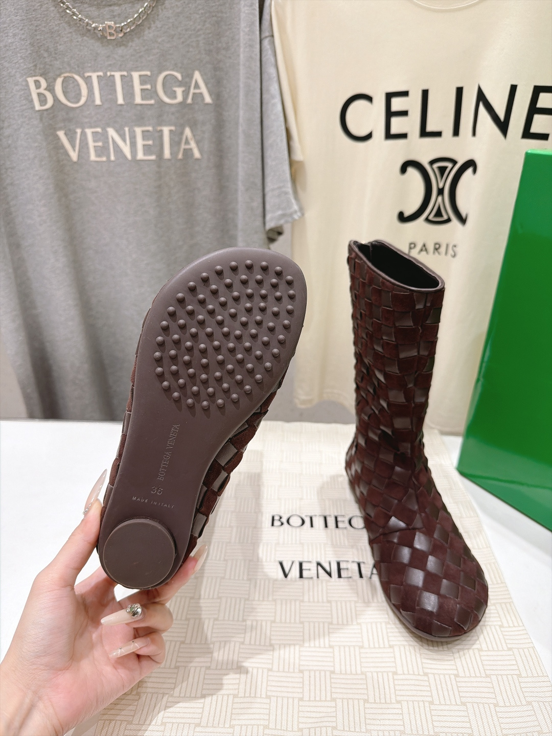 高版本出厂  Bottega Veneta/BV F065 2026ss秋冬新款手工编织 BV Atomic 平底圆跟短