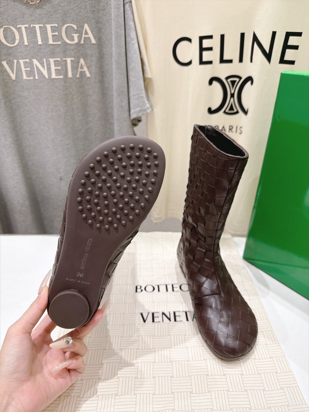 高版本出厂 Bottega Veneta/BV F065 2026ss秋冬新款手工编织 BV Atomic 平底圆跟短 高版本出厂 Bottega Veneta/BV F065 2026ss秋冬新款手工编织 BV Atomic 平底圆跟短