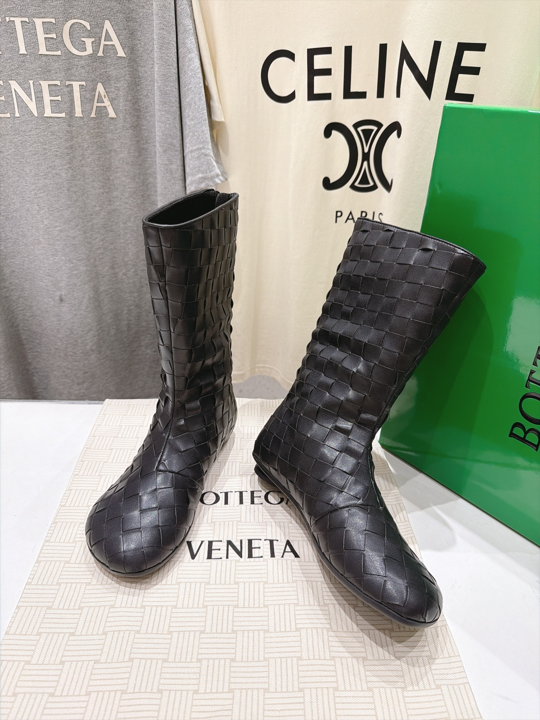 高版本出厂  Bottega Veneta/BV F065 2026ss秋冬新款手工编织 BV Atomic 平底圆跟短