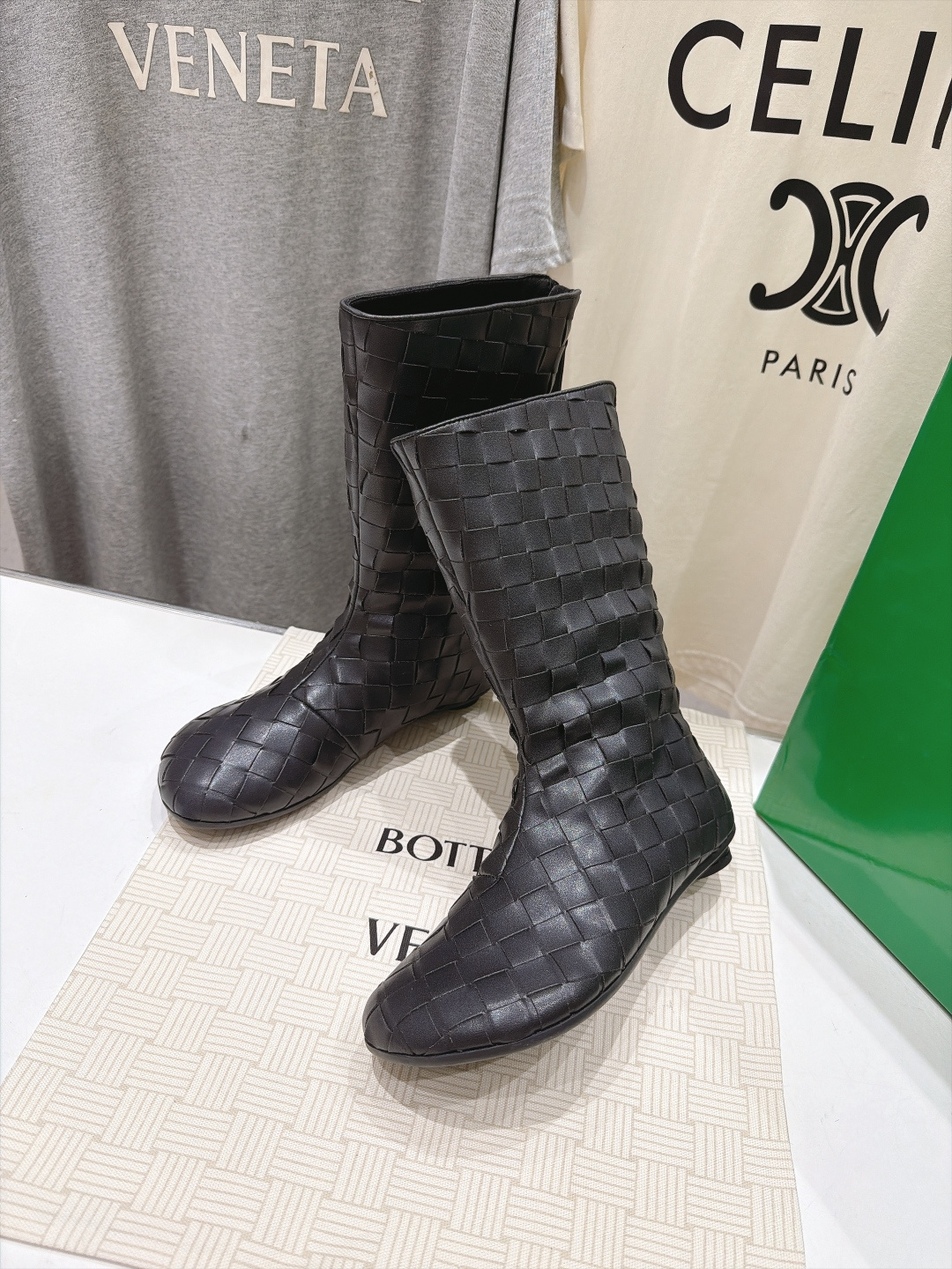 高版本出厂  Bottega Veneta/BV F065 2026ss秋冬新款手工编织 BV Atomic 平底圆跟短
