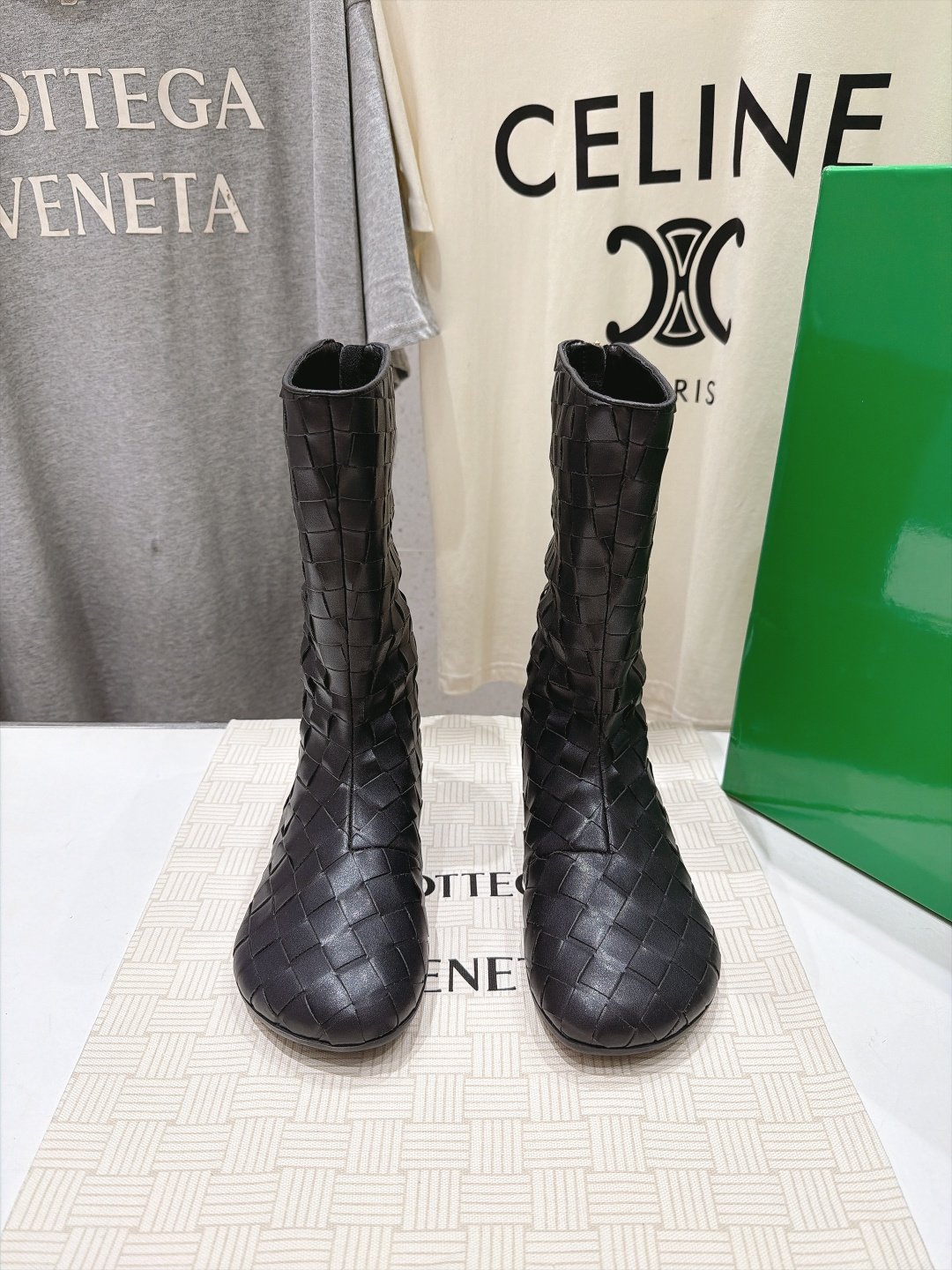 高版本出厂  Bottega Veneta/BV F065 2026ss秋冬新款手工编织 BV Atomic 平底圆跟短