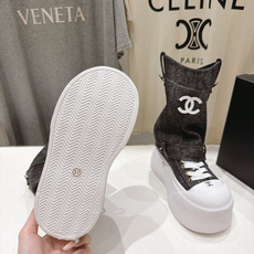 高版本出厂 CHANEL*香奈儿F036 小香爆款牛仔帆布裤管靴休闲鞋~可两穿的靴子,靴筒可拆卸 太有范儿了复古co 高版本出厂 CHANEL*香奈儿F036 小香爆款牛仔帆布裤管靴休闲鞋~可两穿的靴子,靴筒可拆卸 太有范儿了复古co