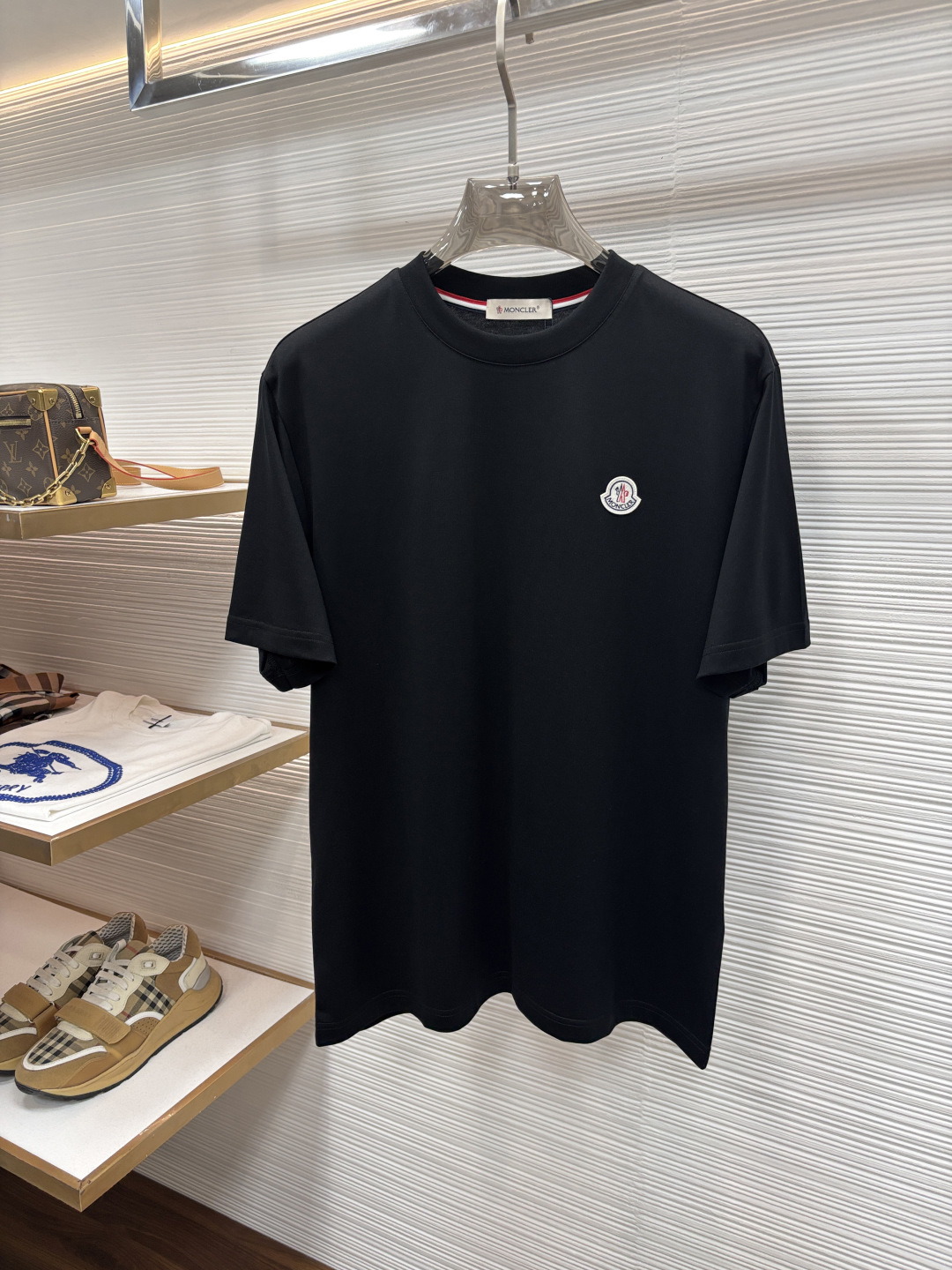 蒙口 独家专供秋季新款时尚休闲圆领短袖，高密度纯棉面料，高级密针刺绣、高端欧版原单T恤，潮流时尚休闲半袖