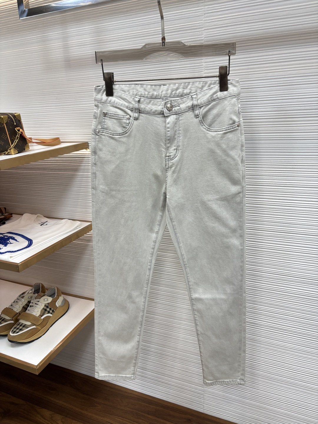 LV 2026年春季最新品牛仔裤🔥出入专卖店无压力 专柜热销款 品味与价值共享  身穿着非常舒适 低调不