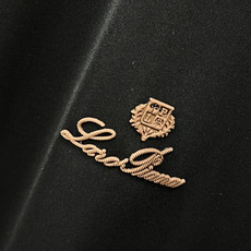 Loro Piana 高端商务 白领 单位人士必入单品! 无痕压胶冰丝休闲商务短袖衬衫,科技面料,冰丝无 Loro Piana 高端商务 白领 单位人士必入单品! 无痕压胶冰丝休闲商务短袖衬衫,科技面料,冰丝无