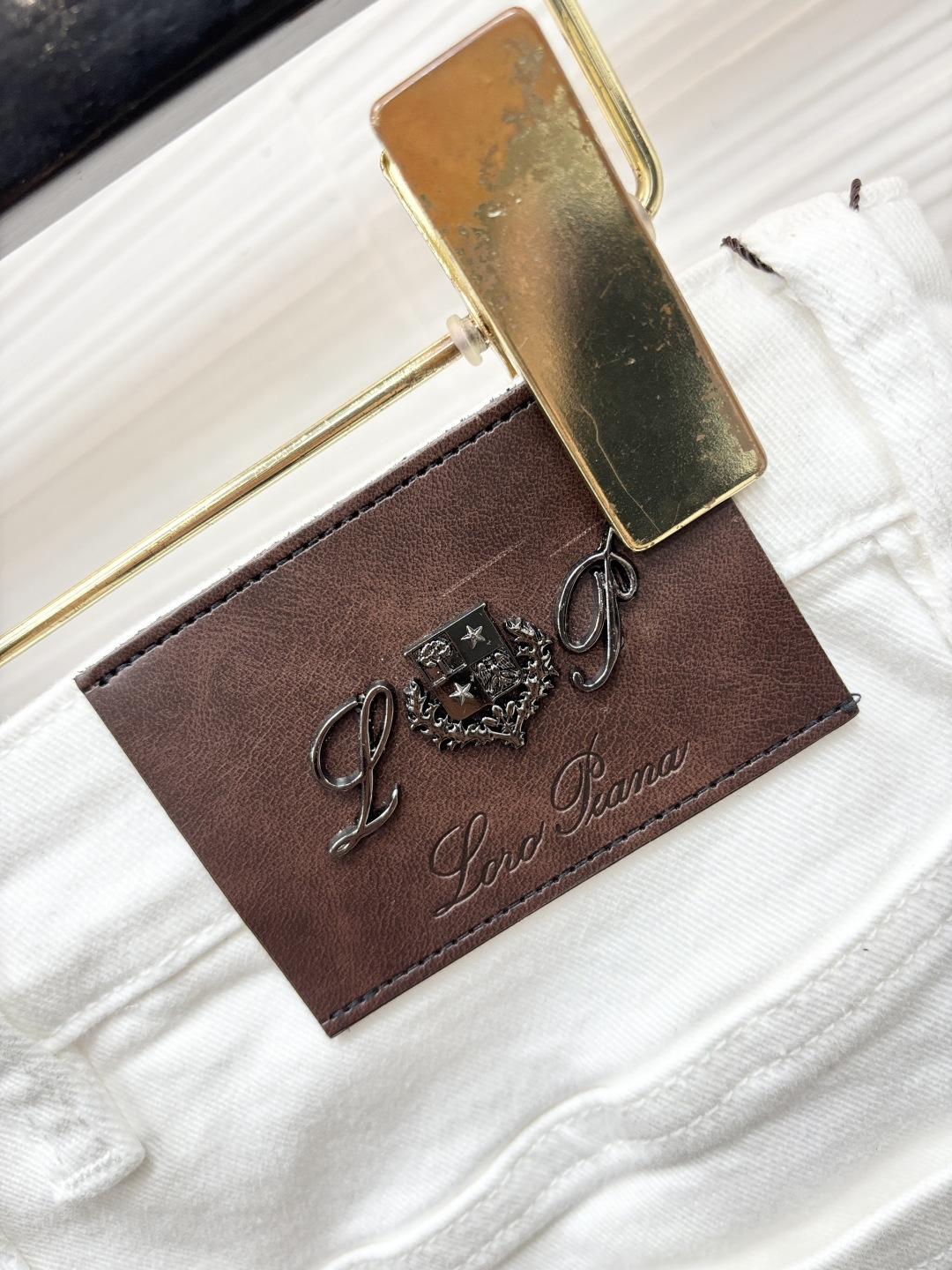 Loro Piana ss夏季新款牛仔裤。原单1:1制作，日常必备的完美之选，简单大气亦时尚有型，定制进