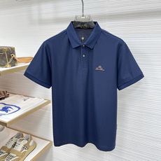 Loro Piana 春夏经典的Polo领设计,搭配简洁的单排扣,线条利落流畅,巧妙修饰颈部线条,彰显优 Loro Piana 春夏经典的Polo领设计,搭配简洁的单排扣,线条利落流畅,巧妙修饰颈部线条,彰显优