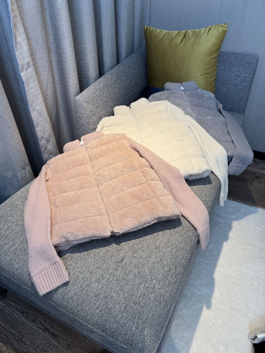 Moncler 蒙口 レディース 羊毛タイディファー羽毛コート