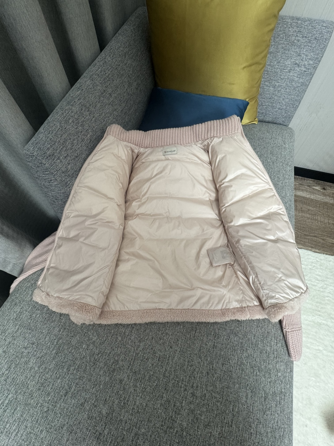 Moncler 蒙口 レディース 羊毛タイディファー羽毛コート