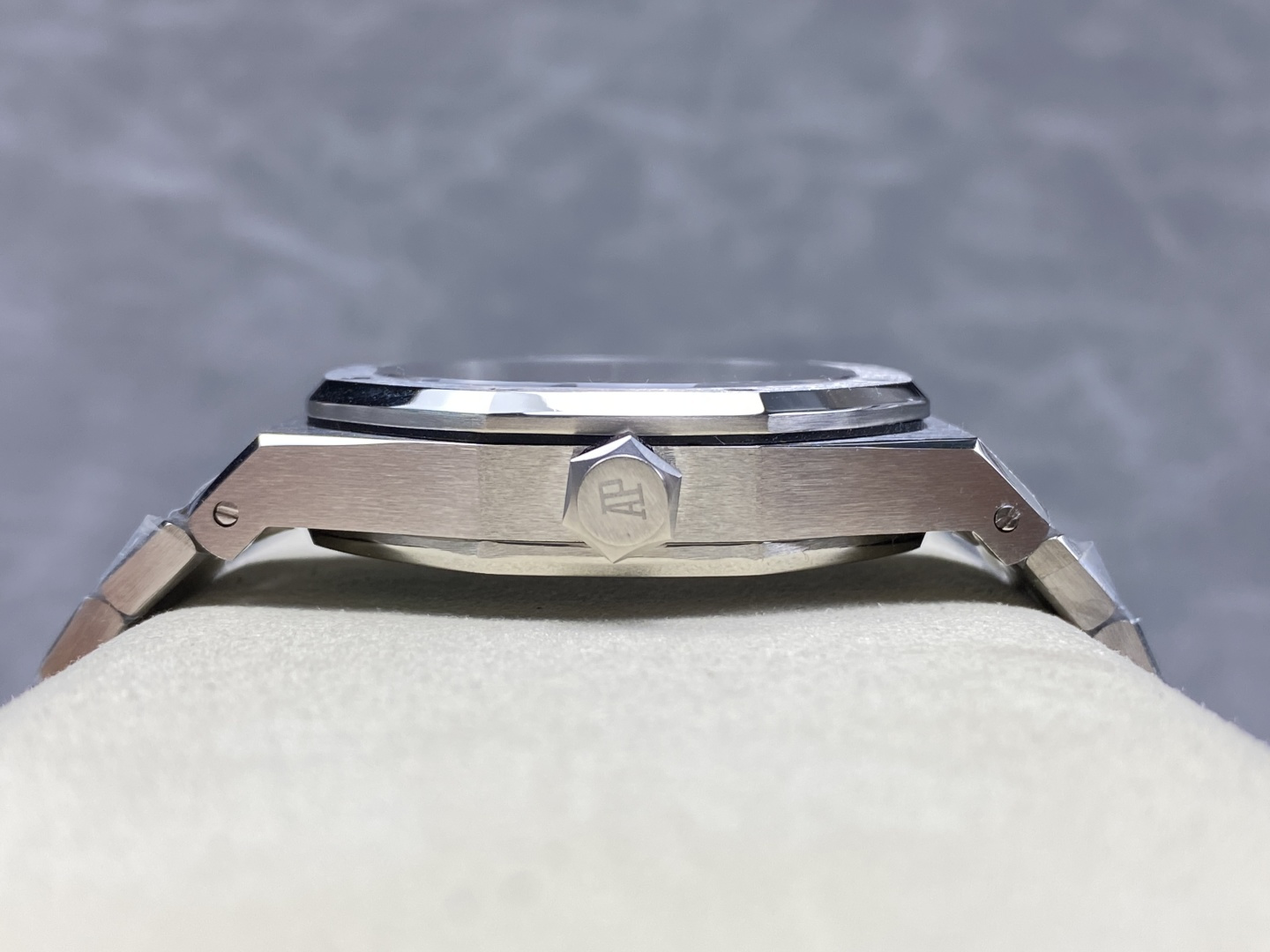 Audemars Piguet Royal Oak 26591IP Series Men's Watch with Stainless Steel 5 cmp i1745171488346 7525 0 4