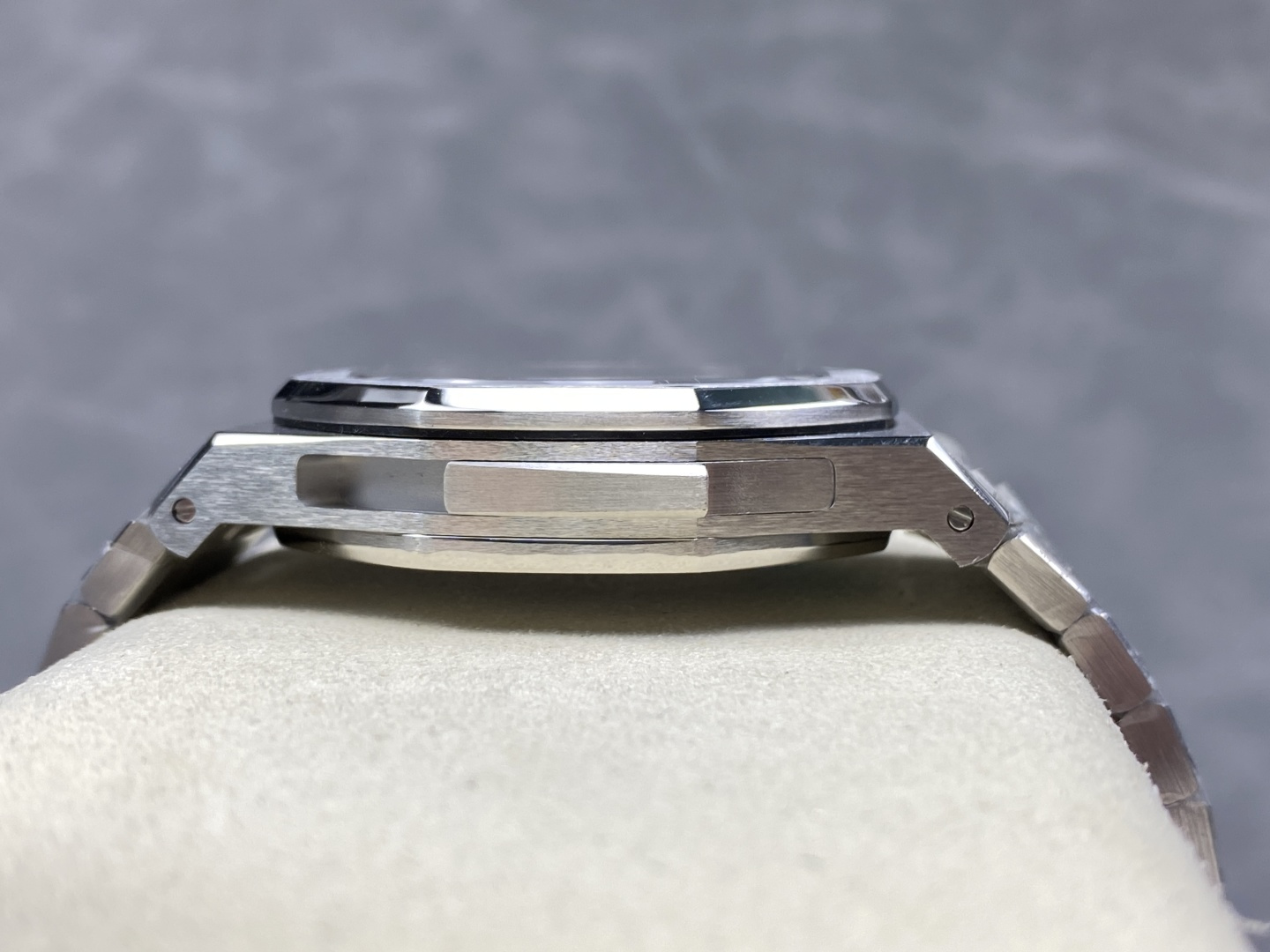 Audemars Piguet Royal Oak 26591IP Series Men's Watch with Stainless Steel 4 cmp i1745171523749 7854 0 3