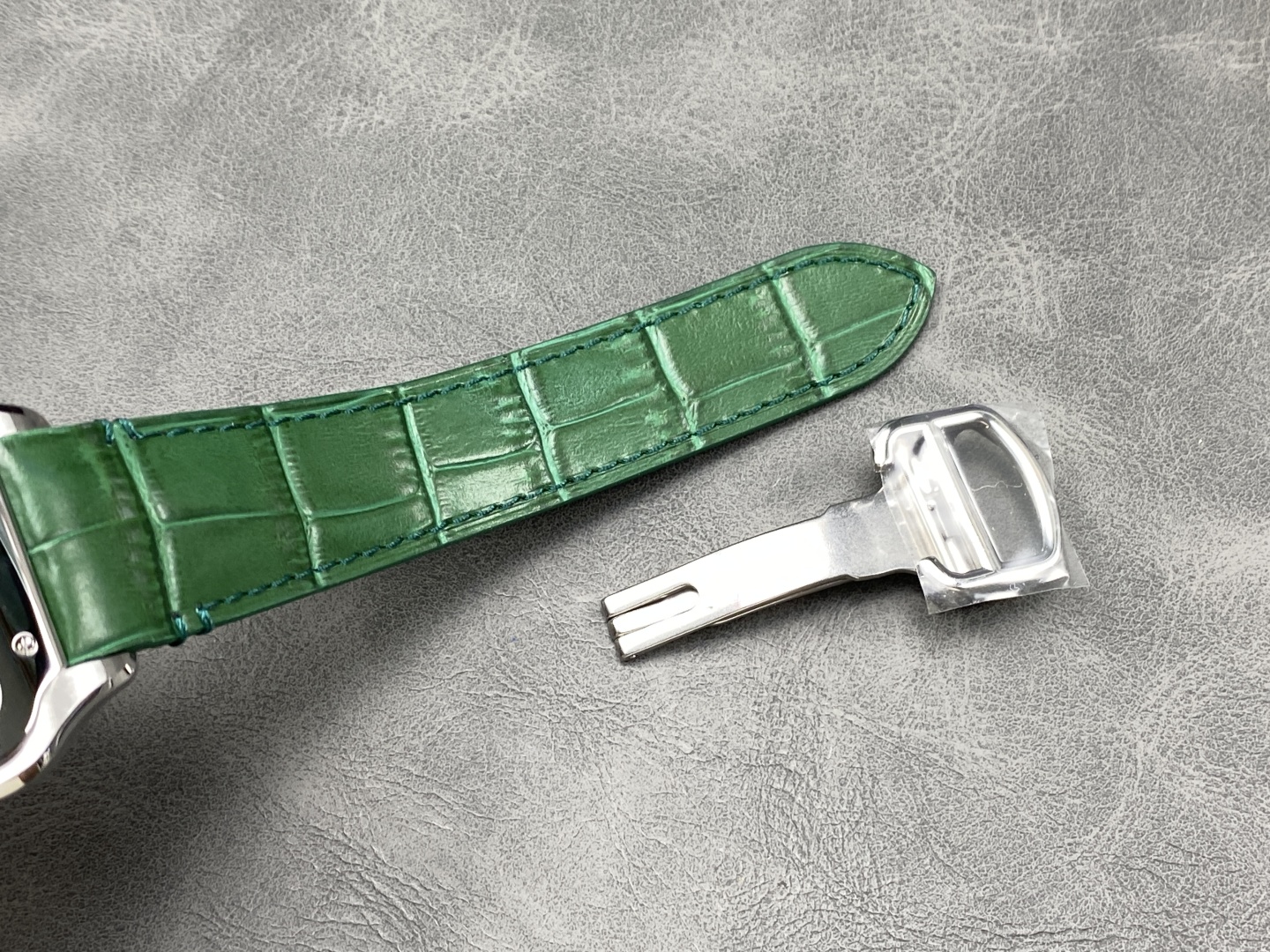 Cartier Santos Large Model Green Dial Automatic Men's Watch with Leather Strap 9 cmp i1745178712670 6849 0 7