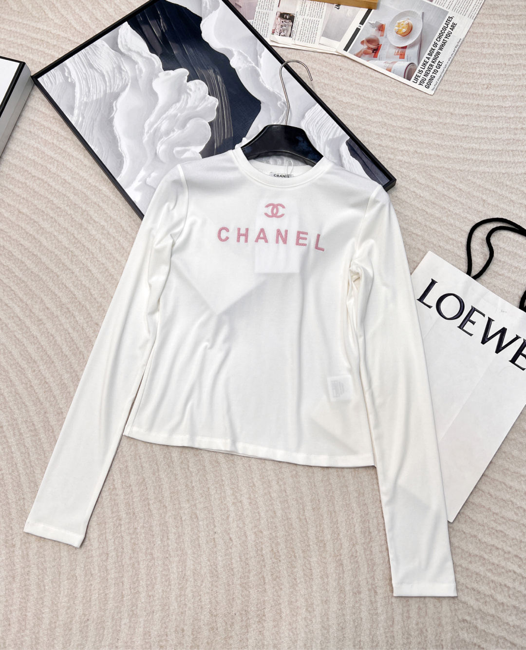 NO:308420,Chanel25ss early spring new style, letter embroidery slim base long sleeve tee丨Exclusive high-end production!  The close-fitting version of the sweet and cool hot girl fairy piece perfectly shows the curve and overall details. It is a very exquisite teeCHAO-grade slim and versatile, which is irresistible!  Custom fabrics, the texture is nice, the two colors are complete and three standards!  Size sml, chanel,alexander wang19860909Chanel25ss早春新款 字母刺绣修身打底长袖tee丨独家高版出品！甜酷辣妹神仙小单品贴身版的型完美的显示出曲线显整体细节在线很精致的一件teeCHAO级显瘦又百搭贼拉好看是无法抗拒的小单品！定制面料 质感就是nice两色出三标齐全！ 尺码sml 编,,chanel,alexander wang,Women's clothing