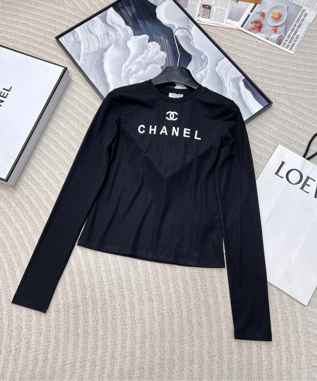 NO:308426,Chanel25ss early spring new style, letter embroidery slim base long sleeve tee丨Exclusive high-end production!  The close-fitting version of the sweet and cool hot girl fairy piece perfectly shows the curve and overall details. It is a very exquisite teeCHAO-grade slim and versatile, which is irresistible!  Custom fabrics, the texture is nice, the two colors are complete and three standards!  Size sml, chanel,alexander wang19860909Chanel25ss早春新款 字母刺绣修身打底长袖tee丨独家高版出品！甜酷辣妹神仙小单品贴身版的型完美的显示出曲线显整体细节在线很精致的一件teeCHAO级显瘦又百搭贼拉好看是无法抗拒的小单品！定制面料 质感就是nice两色出三标齐全！ 尺码sml 编,,chanel,alexander wang,Women's clothing