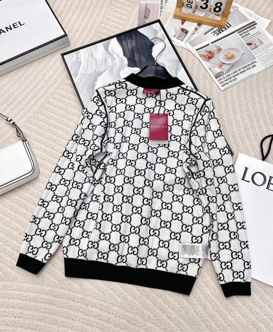 🆕Gucci早春新款两面穿提花针织开衫，定制YB羊毛针织材质 质感细腻 毛感舒适明显 V领针织开衫 点缀