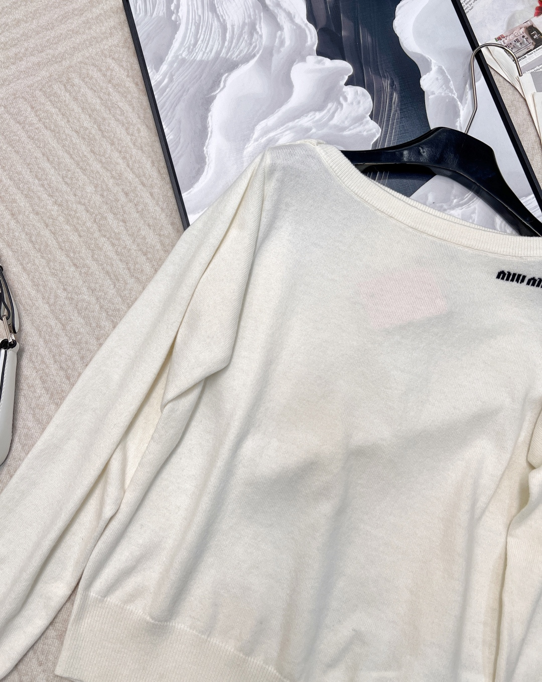 🆕Miumiu25Ss早春新款 微标羊毛一字肩长袖上衣丨⚠独家yb开发！高版出品！miu家一如既往的高级