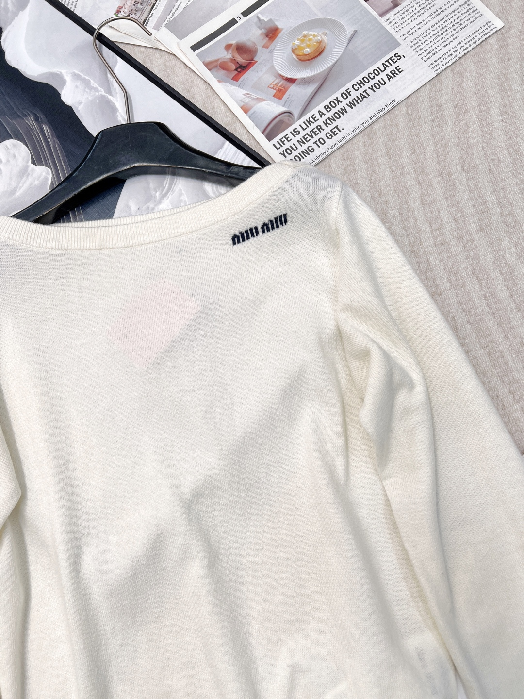 🆕Miumiu25Ss早春新款 微标羊毛一字肩长袖上衣丨⚠独家yb开发！高版出品！miu家一如既往的高级