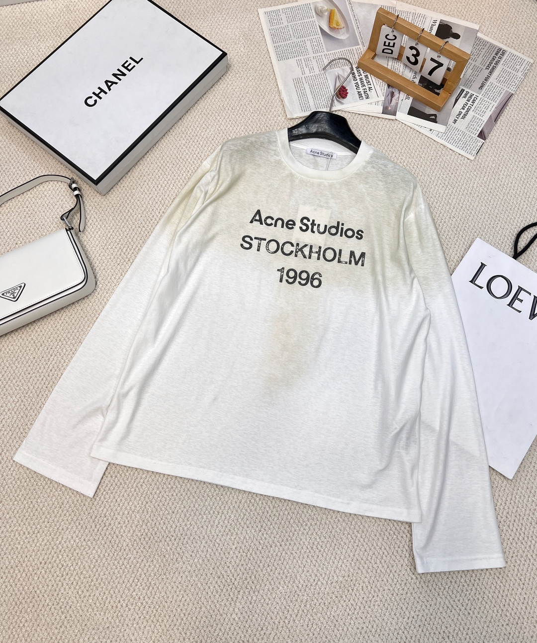 NO:307901,Spring and Summer Acne old letter long-sleeved T-shirts are shipped!  It is a classic work of Acne Studios. It is a simple but unique letter printing. The words 