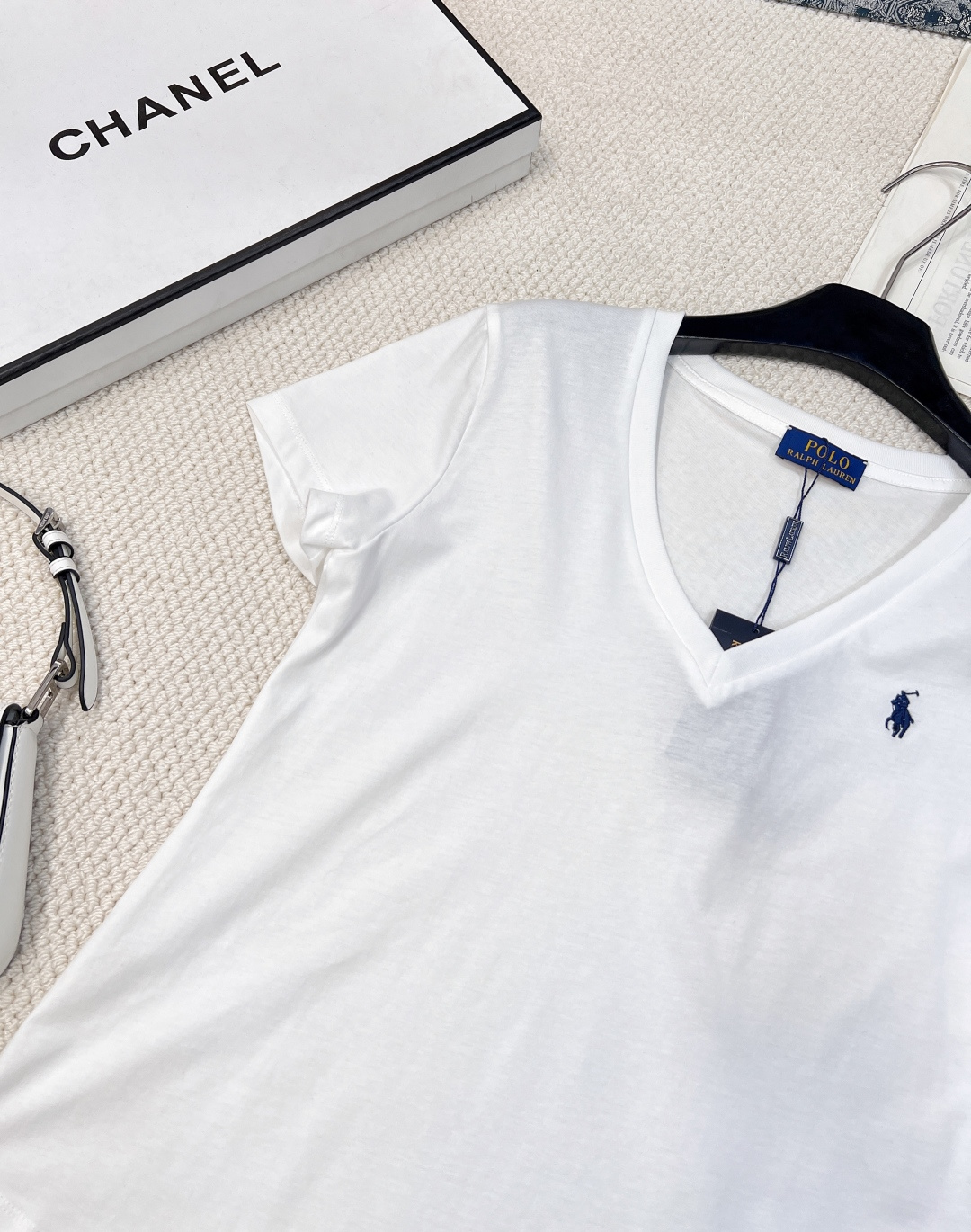 🆕𝗥𝗮𝗹𝗽𝗵 𝗟𝗮𝘂𝗿𝗲𝗻 拉夫劳伦V领经典款T这个基础V领短袖太百搭了吧！简单经典基础款 低调的高级感