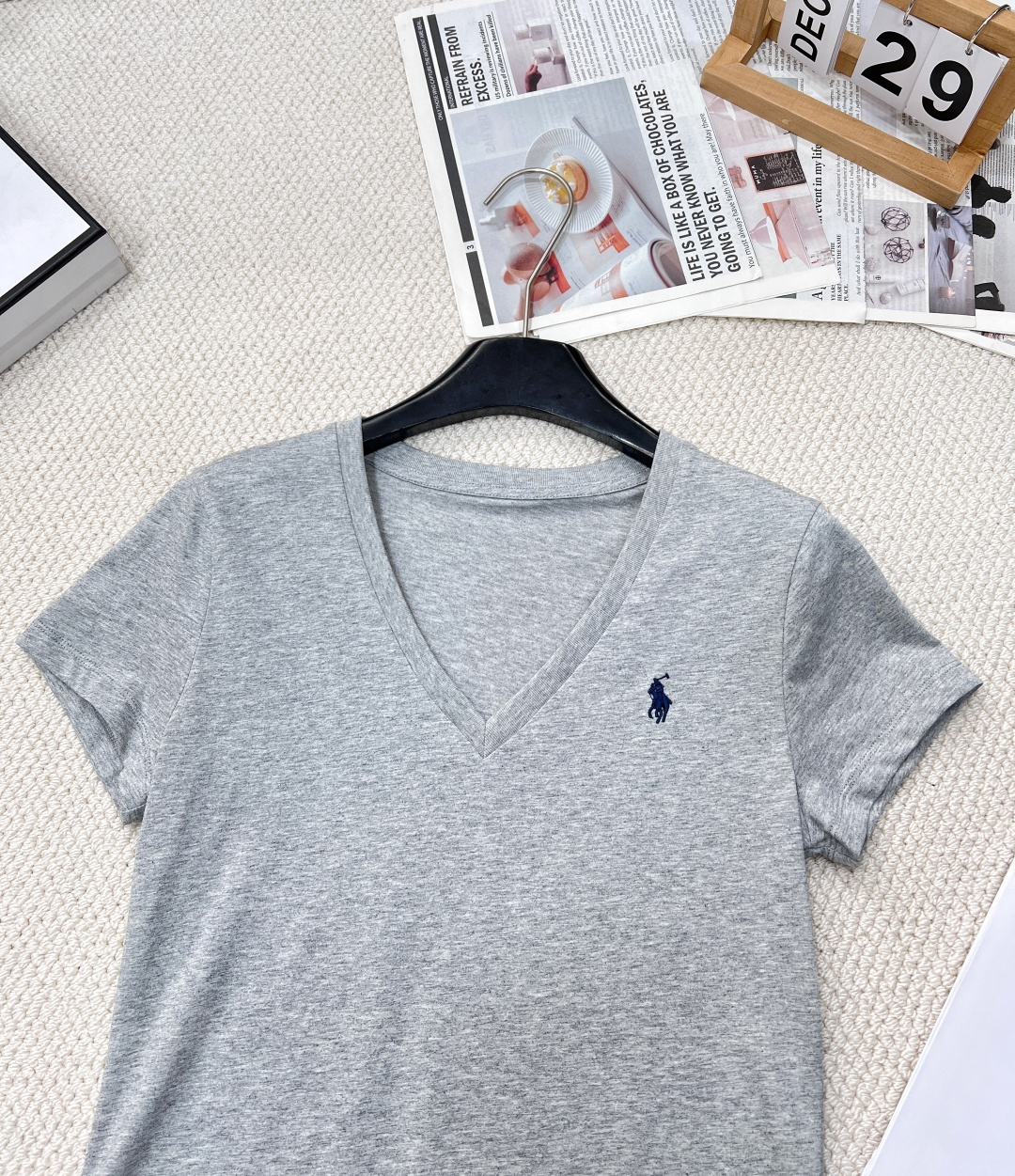🆕𝗥𝗮𝗹𝗽𝗵 𝗟𝗮𝘂𝗿𝗲𝗻 拉夫劳伦V领经典款T这个基础V领短袖太百搭了吧！简单经典基础款 低调的高级感