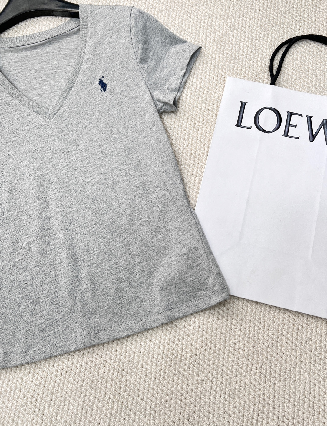 🆕𝗥𝗮𝗹𝗽𝗵 𝗟𝗮𝘂𝗿𝗲𝗻 拉夫劳伦V领经典款T这个基础V领短袖太百搭了吧！简单经典基础款 低调的高级感