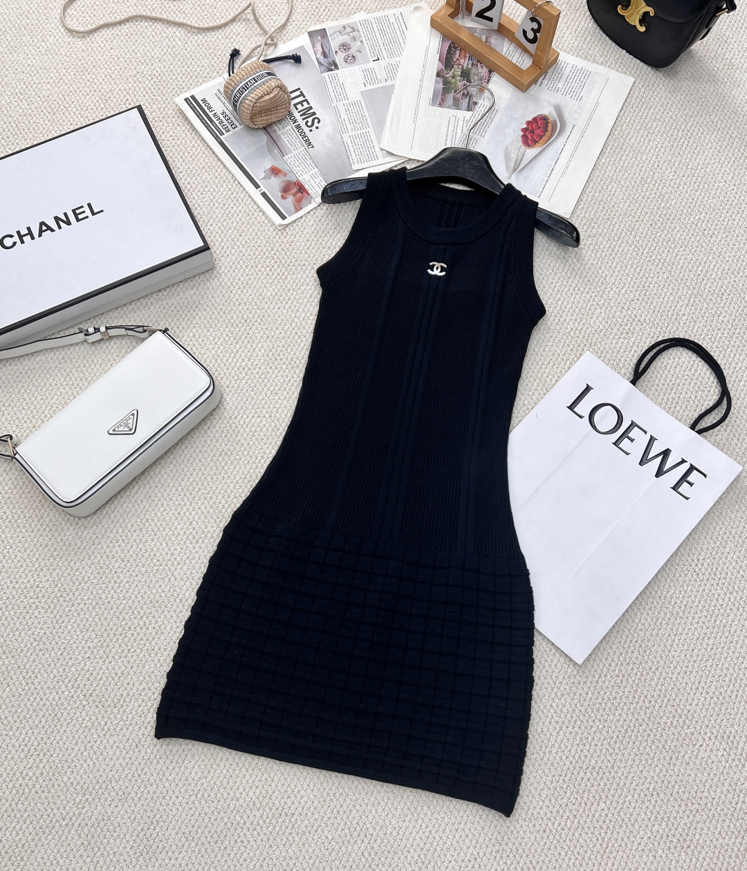 NO:312519,Chanel2025 new three-dimensional pattern knitted vest skirt, customized YB wool yarn wool, comfortable and soft, full of elasticity, U-neck knitted vest skirt cut, neckline cuffs same color threaded edge, ready-made garments use advanced needlework technology, large vertical pit strip skirt hem multi-layer plaid pattern to add literary atmosphere to simple outfits, high-end tailoring fits the human body curve, the gradient metal double C logo on the chest is simple to modify, can easily show the high street style, slim fit style, slim and fashionable, all four seasons, single layered, customized surface accessories, three standards, complete large-scale products, size sml code,,chanel, skirts, alexander wang19860909Chanel2025新款立体花纹针织背心裙,定制YB羊毛纱线织造 舒适软糯 弹力十足 U领针织背心裙裁剪 领口袖口同色系螺纹包边 成衣选用高级走针工艺 大身竖坑条裙摆多层格纹花纹 为简易穿搭增添文艺气息 高级剪裁贴合人体曲线 胸前渐变金属双C徽标简单修饰 就能轻松彰显高街风格 修身版型 显瘦时髦 四季单穿叠穿都 定制面辅料 认准版本三标齐全大货出 尺码sml 编码,,chanel,skirts,alexander wang,Women's clothing