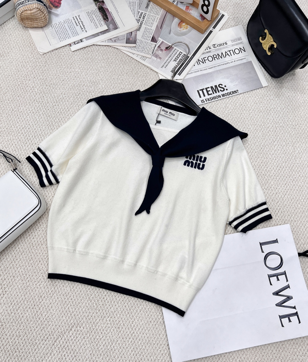 NO:313113,Miumiu spring and summer new navy bow tie knitted sweater, sweet and salty, cute, elegant and fashionable, you want it all. It’s so fashionable and beautiful!  It's so perfect. A decisive girl is full of heart. It must have a piece of decorating and dyeing fabric in early spring. It is light and breathable. It's so comfortable to fit the skin on the upper body. The navy collar on the back is also very popular. Two colors are outstanding!  The first large order has been released!  Size sml code M130290, miumiu,sweaters,alexander wang19860909miumiu春夏新款海军风小领结针织毛衣 可甜可盐 可爱优雅时髦 你要的感觉它都有 太太太洋气太好看了！简直了 决绝子少女心十足 早春一定要有的一件 定织定染面料 轻薄透气 上身贴合肌肤太舒服了 ,背面海军领回头率也是满满喜欢来 两色出！首单大货已出 ！ 尺码sml 编码M130290,,miumiu,sweaters,alexander wang,Women's clothing