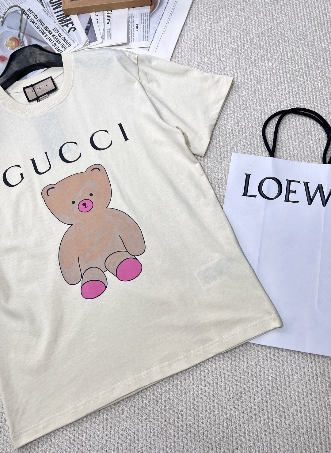 🆕 GUCCI 卡通小熊🐻印花短袖T恤水彩印花可爱帅气又时髦的调调！设计感十足，干净又清爽 满满的青春活