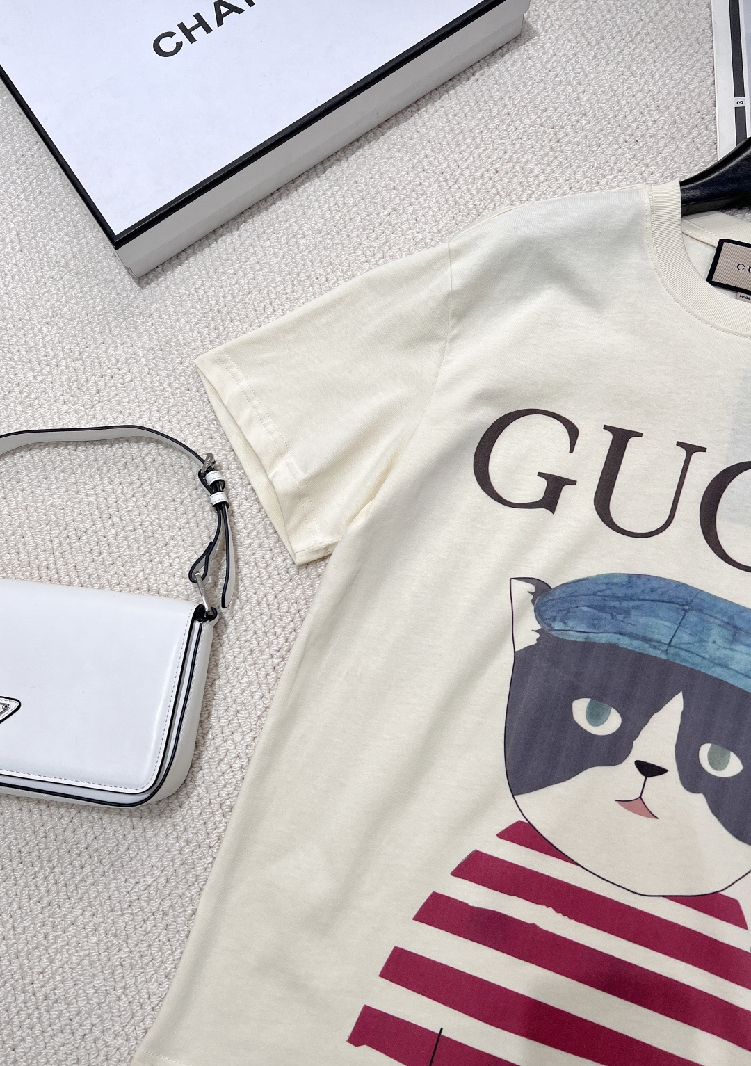 🆕 GUCCI 卡通小猫🐱印花短袖T恤水彩印花可爱帅气又时髦的调调！设计感十足，干净又清爽 满满的青春活