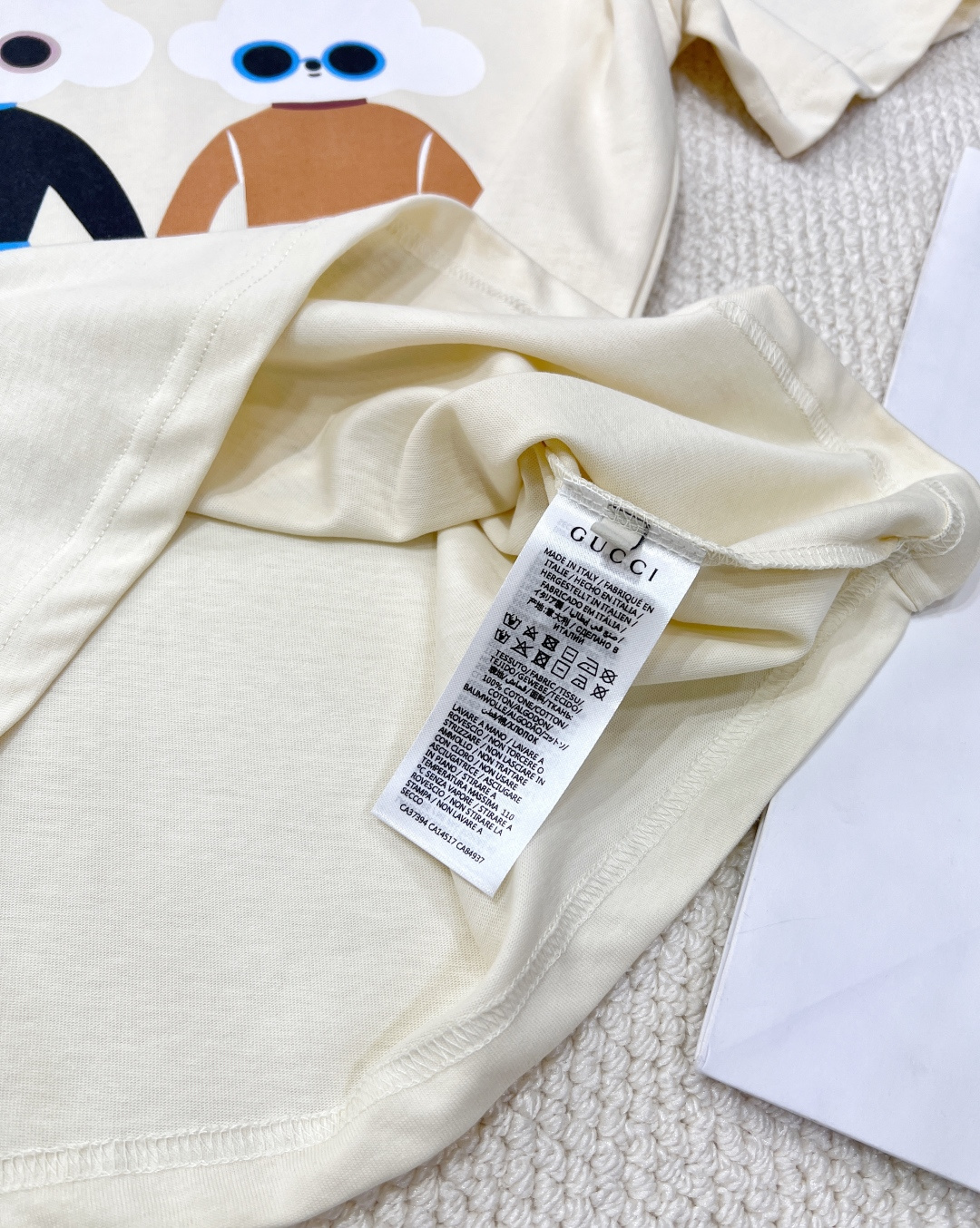 🆕 GUCCI 卡通小狗🐶印花短袖T恤水彩印花可爱帅气又时髦的调调！设计感十足，干净又清爽 满满的青春活