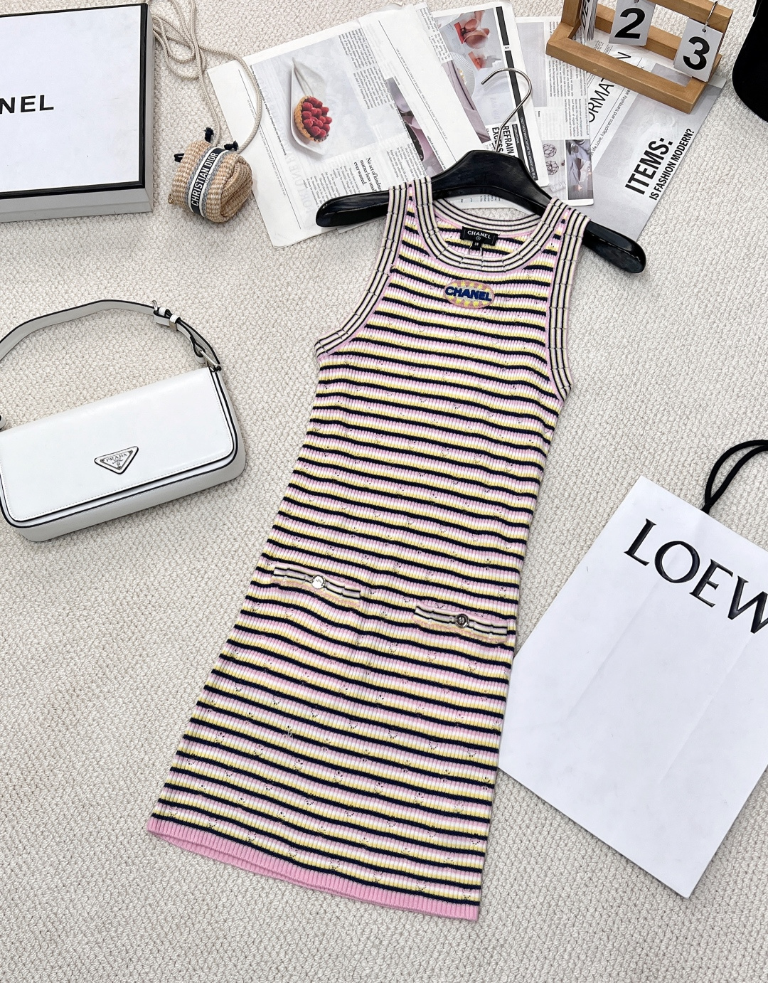 NO:321012,CHANEL's new Xiangjia striped vest skirt 2025 early spring preview series, classic round neck collar, three-dimensional logo badge decoration embellishment, colorful striped color matching, age-reducing fashionable and chic, customized knitted fabric, soft and comfortable, elastic and slim fit, upper body looks slim and temperament, complete three standards, large products are available!  Size sml code H5132, chanel, chanel, skirts, alexander wang19860909CHANEL新款香家条纹背心裙 2025早春预告系列 经典圆领领口 立体logo徽章装饰点缀 彩色条纹配色 减龄时髦别致 定制针织面料 柔软舒适 弹力修身版型 上身显瘦又气质 三标齐全,大货出！ 尺码sml 编码H5132,,chanel,chanel,skirts,alexander wang,Women's clothing