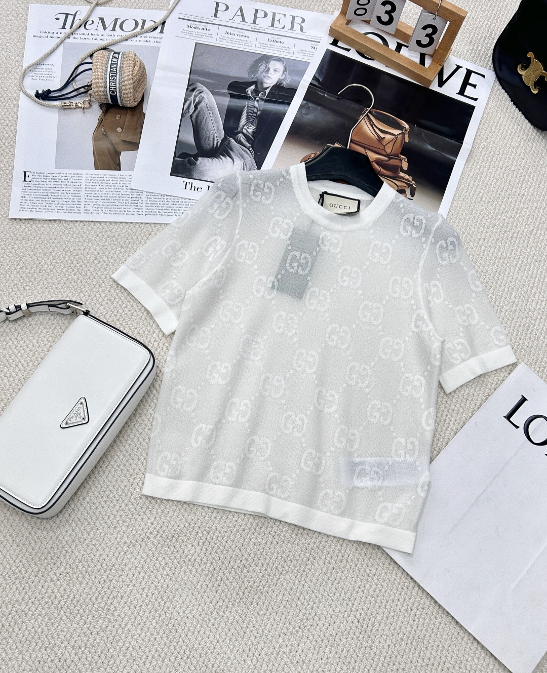 NO:322571,GUCCI latest model!  Presbyterian round-neck sweater is very time-consuming and labor-intensive!  The whole garment weaving process stumped a large number of manufacturers. It must be imported from Germany to knit the surface. The needle pulling process is used to make the surface appear perspective, and the pattern on the bottom is vaguely visible. It declares a trendy interpretation of classic elements with a conspicuous style!  !  , with silky smooth touch, excellent softness, swaying, and excellent elasticity. The round neck design not only highlights the neckline of women, but is not tight. This fabric has a slightly transparent effect, and is also comfortable and breathable when worn close to the body!  Thin and soft material, scheming and transparent installation!  Great beauty!  Whether worn alone or with a jacket, you can show a casual and elegant style. You can easily match it with various occasions to meet the needs of different personalities and aesthetics. The upper body looks white and energetic!  The style is also extremely tolerant to the figure, and the translucent feeling is super fashionable!  Three-standard large-scale products are available in size sml, gucci, jackets & coats, alexander wang19860909GUCCI最新款！老花圆领针织衫 非常耗时耗力！整件织成衣过程难倒一大片厂家 必须德国进口双机编织 采用抽针工艺令表层呈现透视效果 隐约窥见底层的花纹 以醒目格调宣示对经典元素的新潮解读！！,有如丝般顺滑的触感和出色的柔软感、垂顺性,弹力极佳,圆领设计不仅凸显女性的颈部线条,不紧不勒 这个面料是微微透视的效果,贴身穿也很舒服透气！薄透柔软材质 心机透视装！巨美！ 无论是单穿或搭配外套,都能展现出随性而优雅的风格.都能轻松搭配各种场合,满足不同个性和审美的需求 上身显白又有活力！版型对身材的包容度也超 若影若现的透感超时髦！三标齐全大货出 尺码sml 编,,gucci,jackets & coats,alexander wang,Women's clothing