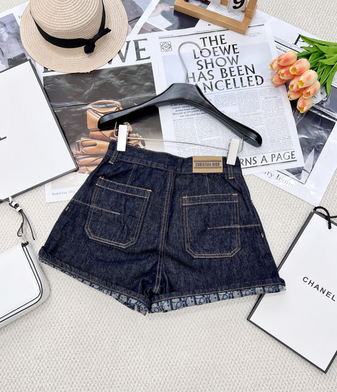 🆕DIOR2025新款新品内里老花印花翻边牛仔短裤，进口丹宁不掉色纯棉面料。DIOR这款牛仔短裤突显对经
