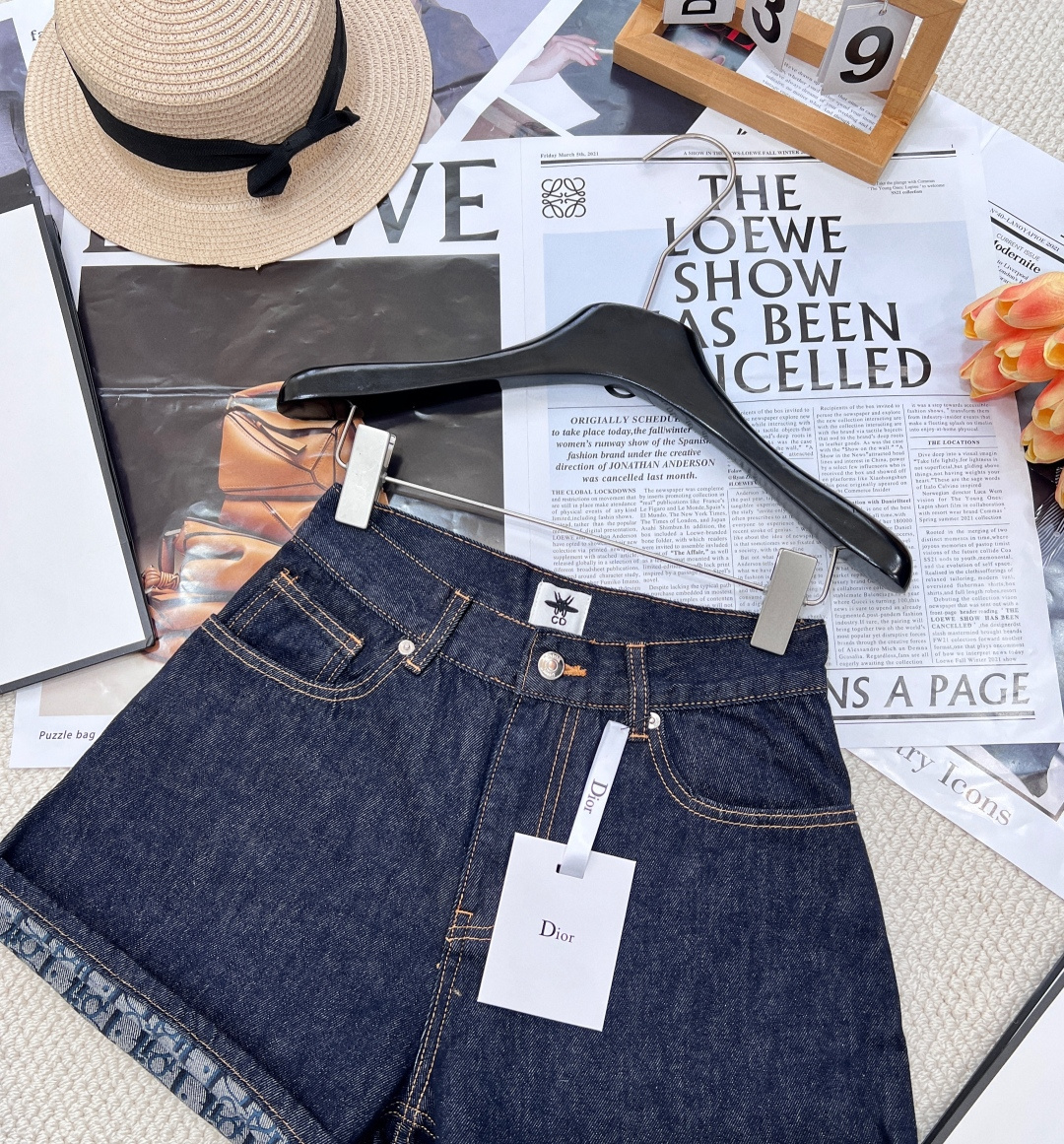 🆕DIOR2025新款新品内里老花印花翻边牛仔短裤，进口丹宁不掉色纯棉面料。DIOR这款牛仔短裤突显对经