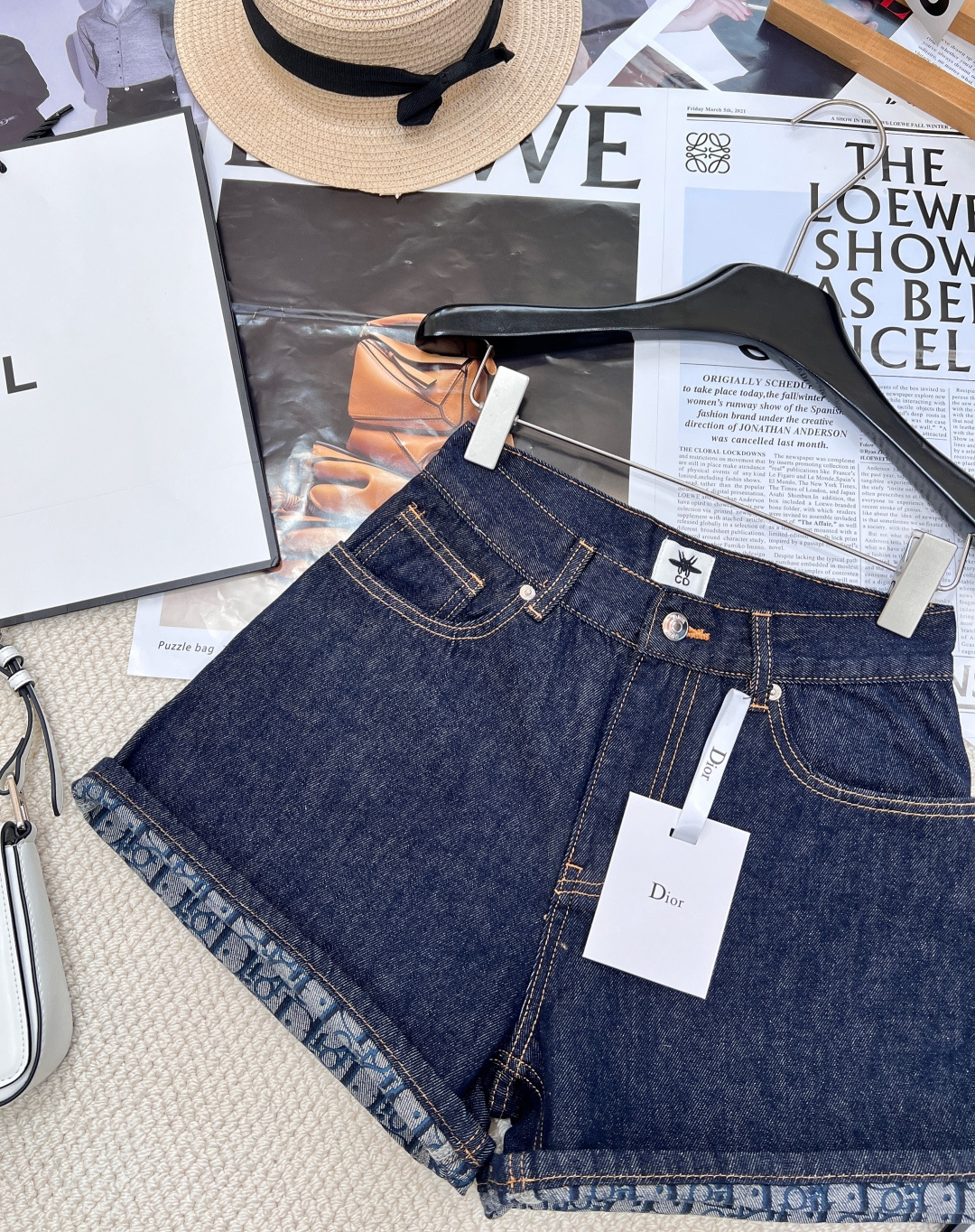 🆕DIOR2025新款新品内里老花印花翻边牛仔短裤，进口丹宁不掉色纯棉面料。DIOR这款牛仔短裤突显对经
