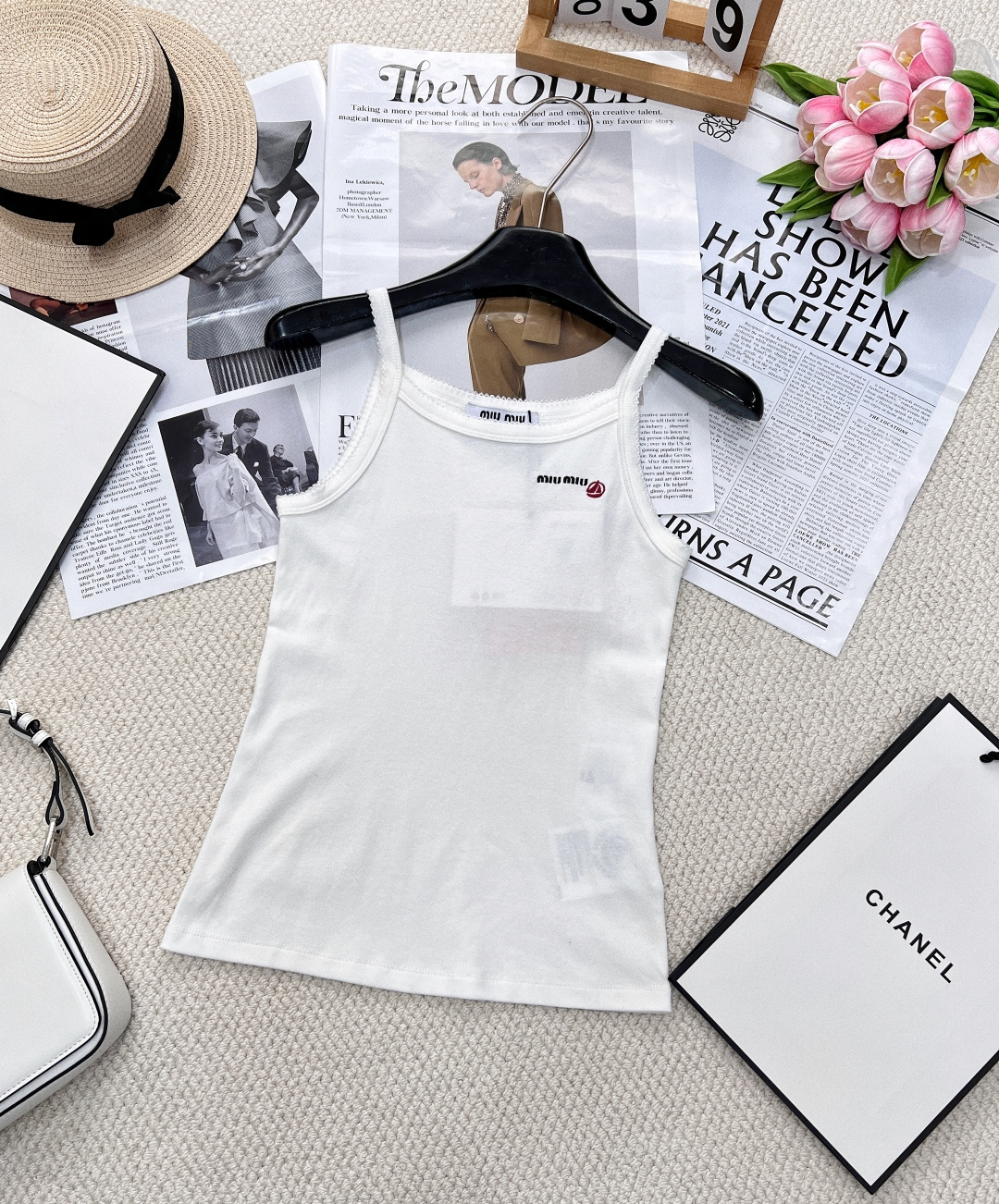 NO:325814,Sling briefs MiuM*u 25Ss early spring new model Petit Bateau X Miu co-branded letters small sailboat logo suspender vest briefs | Exclusive yb development!  High-end production!  A series of shipments!  Really great recommendation, it's so easy to wear and feel comfortable to wear!  The neckline design is unique, the red small sailboat embroidery is very exquisite, and the cute lace edges are too pure!  It is really comfortable and comfortable, comfortable and breathable, and the skirt and pants are matched casually, single!  Size sml, miumiu, skirts, alexander wang19860909吊带三角裤MiuM*u 25Ss早春新款 Petit Bateau X Miu联名款字母小帆船logo吊带背心三角裤丨独家yb开发！高版出品！一系列出货！真的大推荐,太好穿了舒服好搭！领口的设计别出心裁,红色的小帆船刺绣非常精致,可可爱爱的蕾丝边太纯了！真的是很舒服的棉,舒适透气,裙子裤子随意搭配,单出！ 尺码sml,,miumiu,skirts,alexander wang,Women's clothing