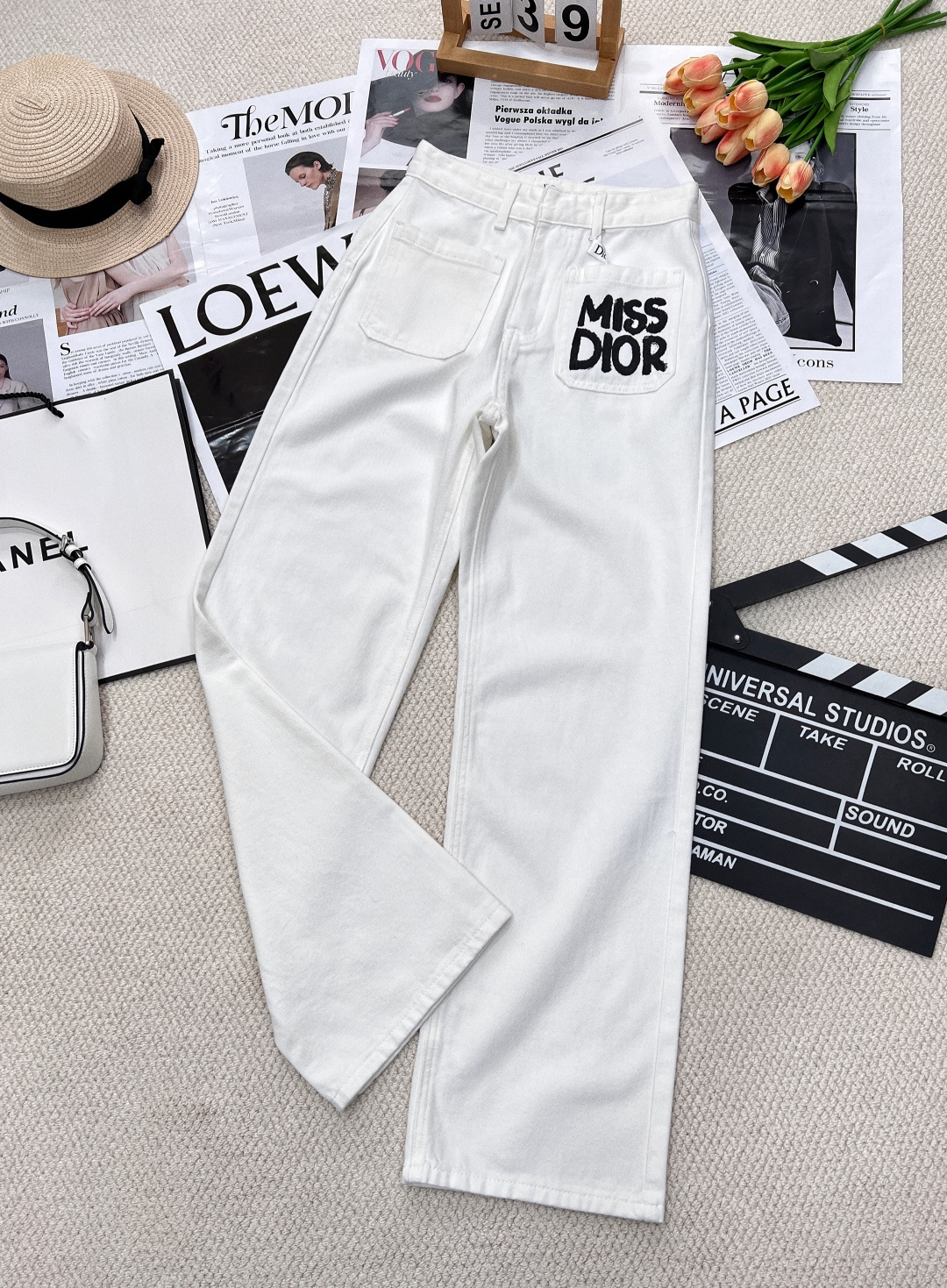 NO:317597,25 early spring new DIOR front double pocket black and pink printed letter denim trousers, customized pure cotton Sailou denim fabric, CD bee mark, snap button button, front double pocket design, slim fit and long legs, front pocket printed letter LOGO design, back waist custom leather card special embellishment, customized hardware accessories, must-in in autumn and winter. A set of trousers and jackets makes it look noble and elegant and outstanding. Size sml,,dior, jackets & coats,alexander wang1986090925早春新品DIOR前双口袋黑色、粉色印花字母牛仔长裤,定制纯棉赛络纺牛仔面料,CD小蜜蜂唛头,卡扣纽扣,前双口袋设计,修身显腿长版型,前口袋印花字母LOGO设计,后腰定制皮牌特色点缀,定制五金配饰,秋冬必入.长裤外套一套搭配更显高贵典雅两色出 尺码sml,,dior,jackets & coats,alexander wang,Women's clothing