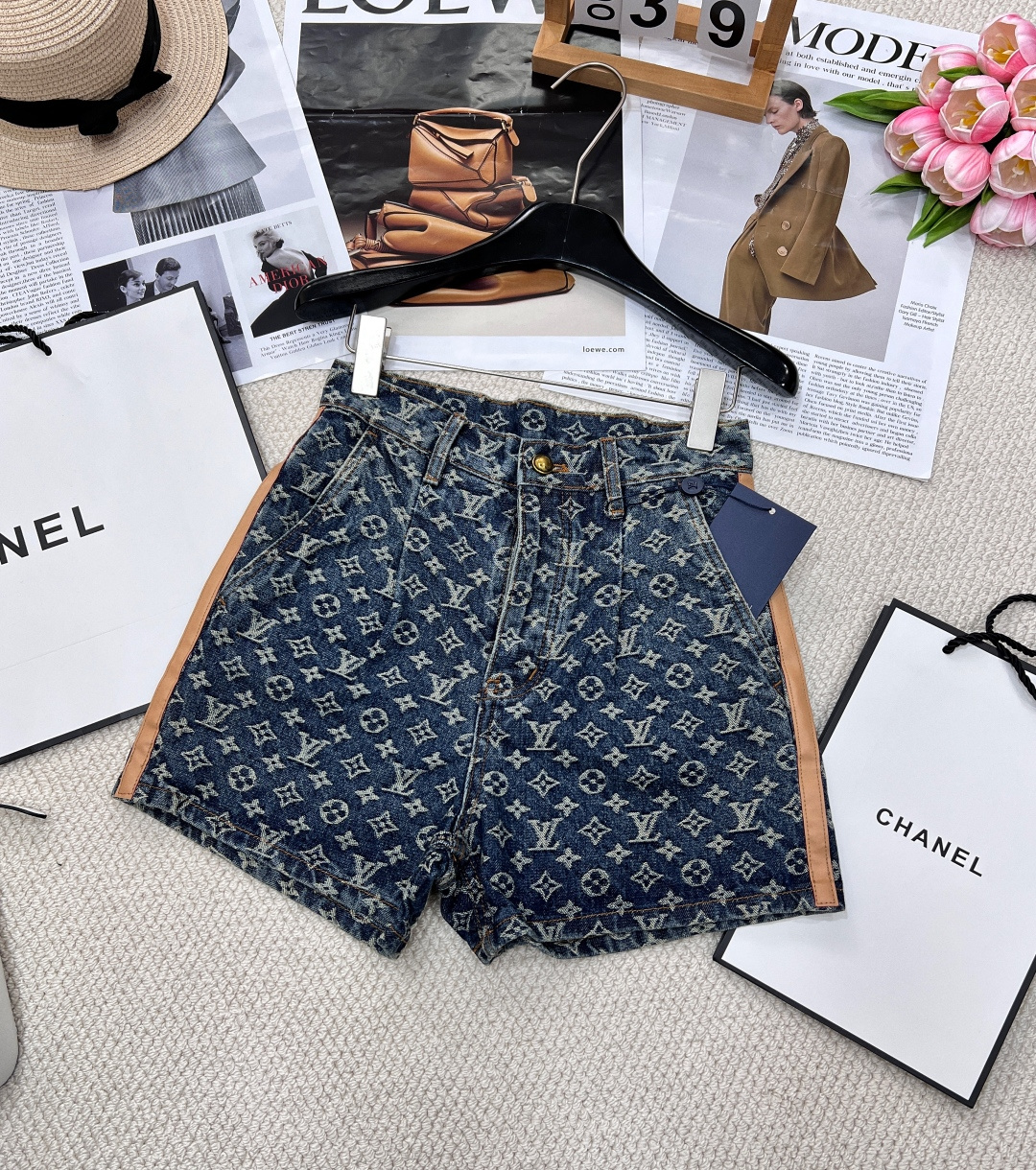 NO:317518,LOUIS VUITTON 25 early spring new jacquard full-print leather-edged denim shorts, a pair of craftsmanship, 
