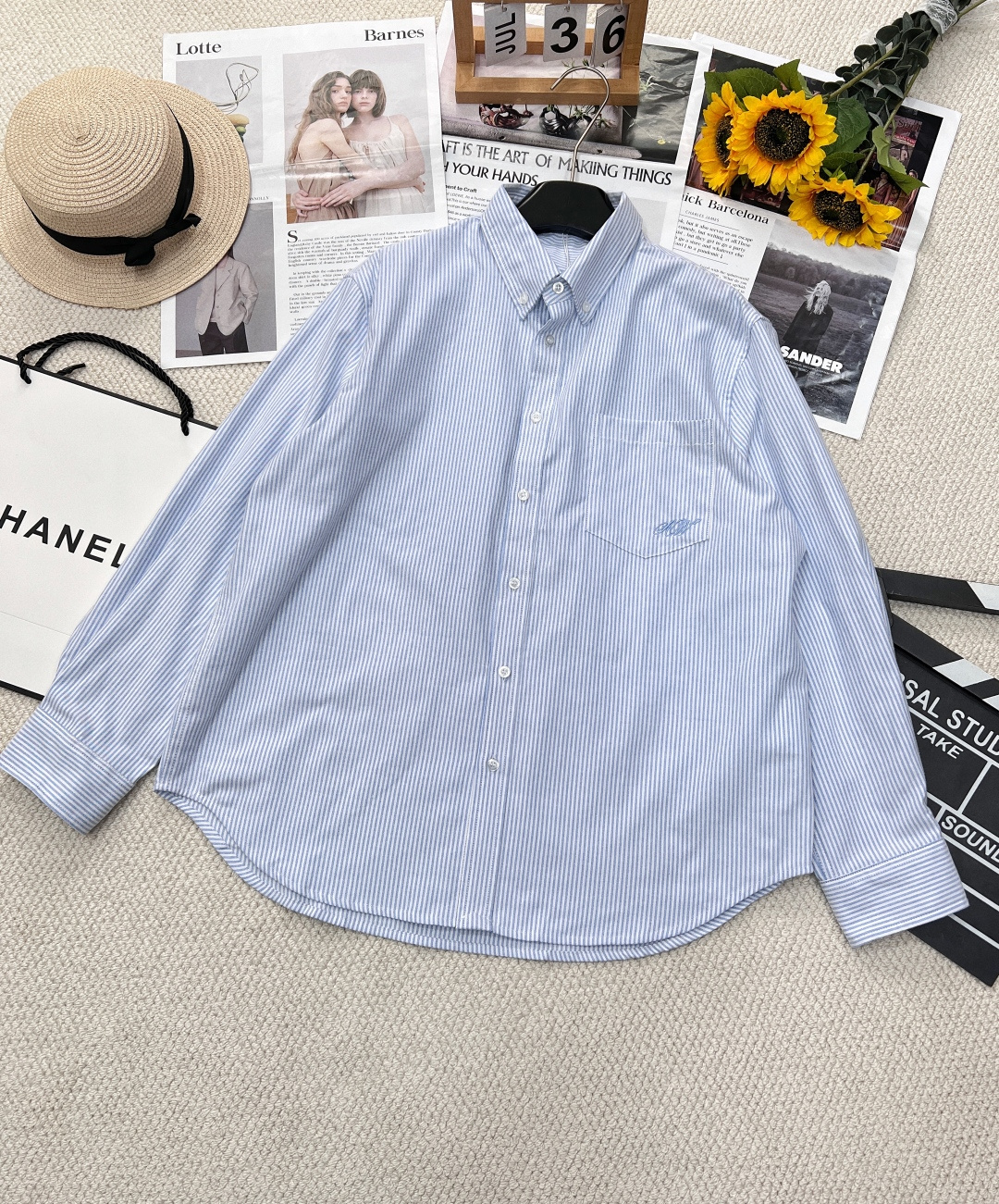 NO:318402,Shirts and pants, spring and summer new AlexanderWang King, embroidered letter shirt denim waist splicing shorts suit, long aesthetic suit, high-end Oxford cotton materials, loose top style shirt shows casualness, front button plaid adapts to daily life, bottom splicing shorts body and side pocket design, casual atmosphere and fashionable style, whether it is a whole set or a single wear, it is OK~ The youthful and beautiful colors are the most suitable for the king girl, these 3 colors are really amazing, casual and aura coexist, easily create a fashionable and lazy style, and must be bought!  Single!  Size sml, alexander wang, shorts,shirts,alexander wang19860909衬衣裤子 春夏新款AlexanderWang 大王 刺绣字母衬衫牛仔腰头拼接短裤套装 长在审美上套装美学穿搭,高阶牛津布棉质用料,上衣宽松版型衬衫尽显休闲,正面纽扣开襟适应日常,下装拼接短裤身和侧袋设计,休闲氛围与时髦格调兼备,不管是整套搭还是单穿都OK～ 青春靓丽的颜色,最适合大王女孩啦,这3个颜色真的绝绝子,随性与气场并存,轻松打造时髦慵懒风,必入款！单出！ 尺码sml,,alexander wang,shorts,shirts,alexander wang,Women's clothing