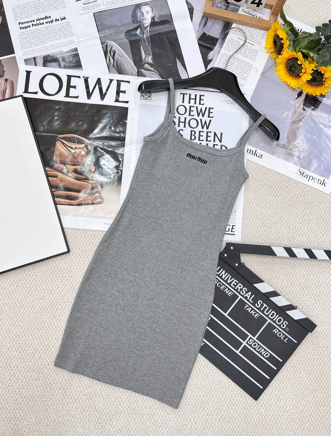 NO:318373,MiuMi* 25Ss Spring and Summer New Style Gray Chest Letter Embroidered Sling Dress丨Exclusive YB Development!  High-end production!  Imported high-cost pure cotton fabric has an invincible texture!  The temperament of a girl with age reduction is versatile, and the classic slim fit H-style greatly reduces slimming!  Fashionable essential items. Details are the quality of workmanship!  Three-standard large-scale products are available in size sml, miumiu, skirts, alexander wang19860909MiuMi* 25Ss春夏新款 灰色胸前字母刺绣吊带连衣裙丨独家yb开发！高版出品！进口高支数纯棉面料质感无敌！减龄少女气质百搭,经典修身H版型巨减瘦！时髦必备单品.做工品质看细节！三标齐全大货出 尺码sml,,miumiu,skirts,alexander wang,Women's clothing