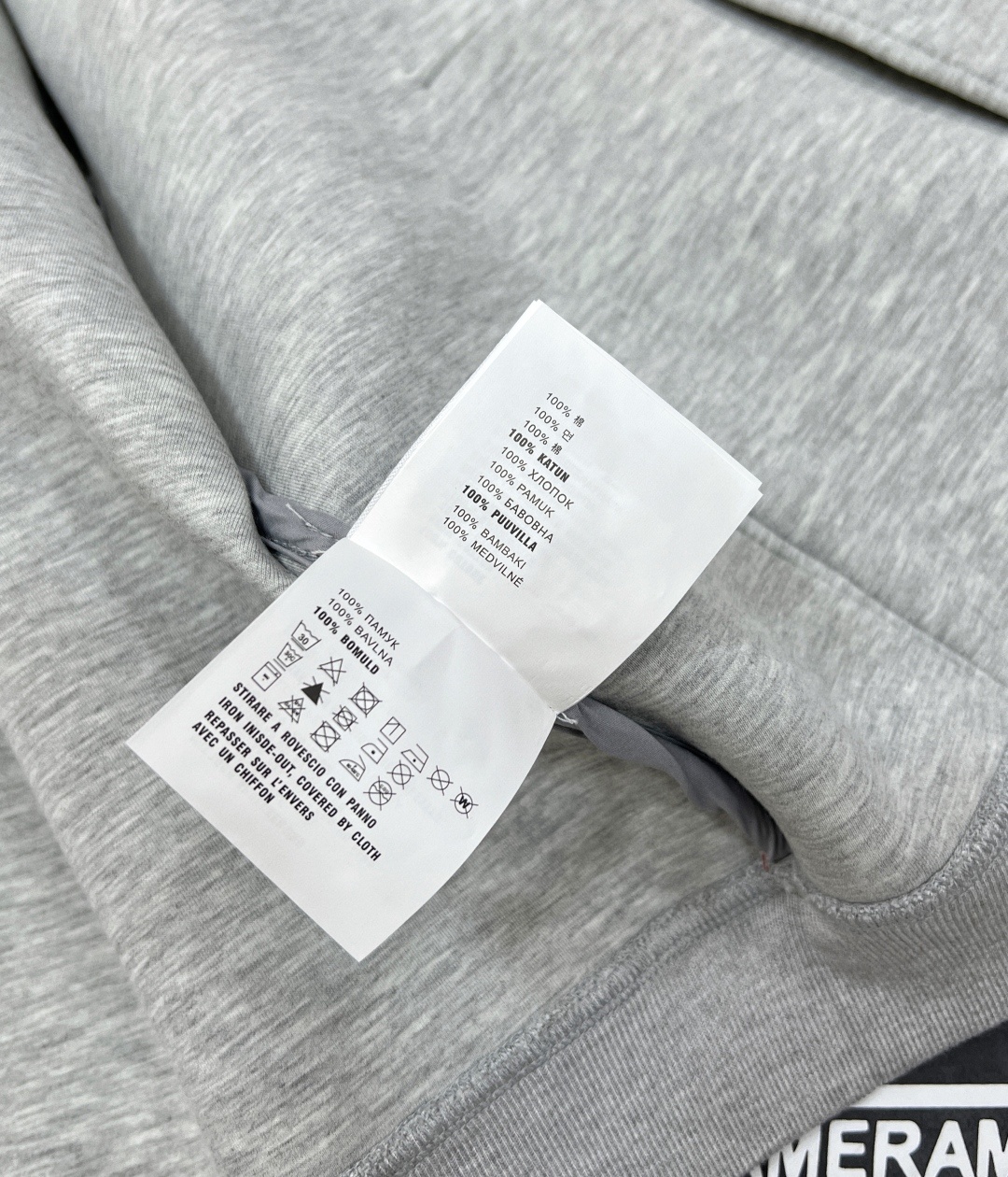 🆕MiuMiu太空棉连帽卫衣外套简单又精致!空气层自带廓形~简简单单就足够好看,空气层面料 有厚度 自带