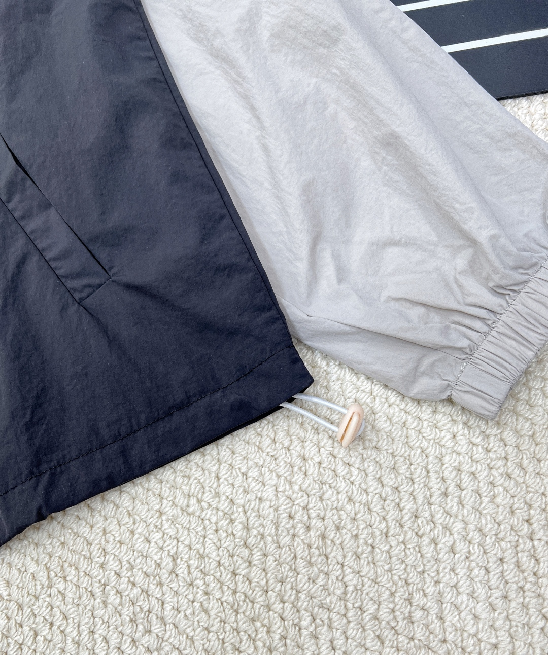 🆕春夏新款 Chanel 小香风休闲运动防晒套装重磅❕时尚运动防晒衣套装两件套衣身上做有拼接设计加上立体