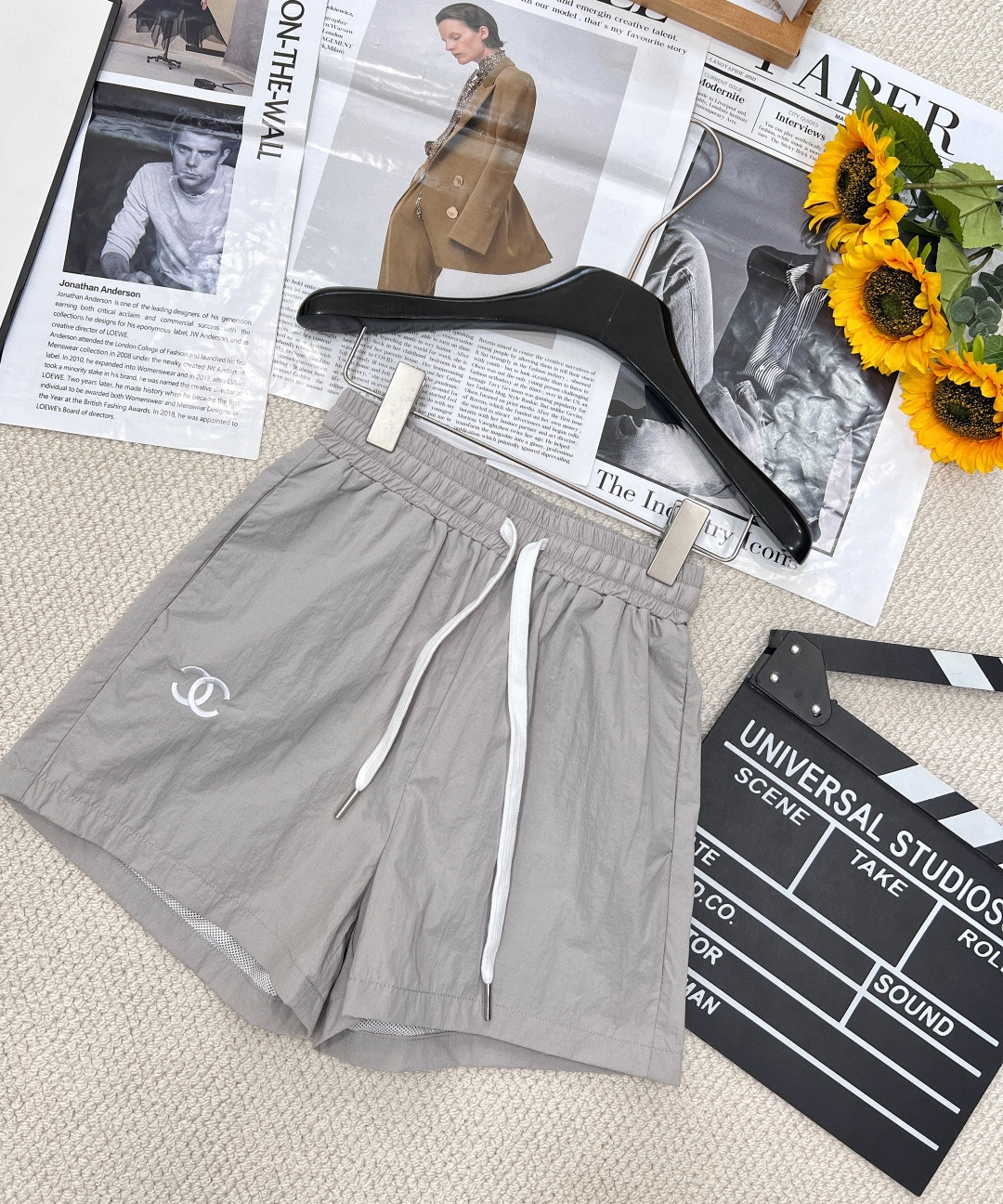 NO:417061,New spring and summer Chanel Xiaoxiang style casual sports sun protection suit Heavy and fashionable sports sun protection suit Two-piece set The body of the suit is spliced ​​with three-dimensional letter embroidery to increase the styling ~ The design is full, the whole body is matched harmoniously. Shorts are high-waisted and elastic, modify the waist, and adapt to the waist size. The zipper sun protection jacket is made of a loose fit, covering the flesh and making it look slimming~ The shorts are made of pocket design, which is easy to carry. This set saves a lot of matching troubles when going out, and it is relaxed and has a tone!  The material is light and thin, maintaining the comfort of the upper body. The contrasting color design is rich in layers, simple and atmospheric, and it looks great when worn. I don’t want to dress up too much when going out every day. A simple jacket + shorts + sunglasses is OK!  A sporty young girl, two colors and one set of size sml code, chanel, shorts, jackets & coats, alexander wang19860909春夏新款 Chanel 小香风休闲运动防晒套装 重磅时尚运动防晒衣套装两件套 衣身上做有拼接设计加上立体字母刺绣,增加造型感~设计感十足,整身搭配狠和谐 短裤高腰松紧,修饰腰身,自适应腰围大小 拉链防晒外套是做了宽松的一个版型,遮肉显瘦~ 短裤做有口袋设计,方便携带 这样一套出门省去不少搭配烦恼,轻松又有腔调感！材质轻薄,保持着上身的舒适感 撞色设计,层次感丰富,简洁大气,穿起来就很好看 日常出门不想过多装扮,简单的外套＋短裤＋墨镜就ok了！运动风十足的青春少女呀两色一套出 尺码sml 编码,,chanel,shorts,jackets & coats,alexander wang,Women's clothing