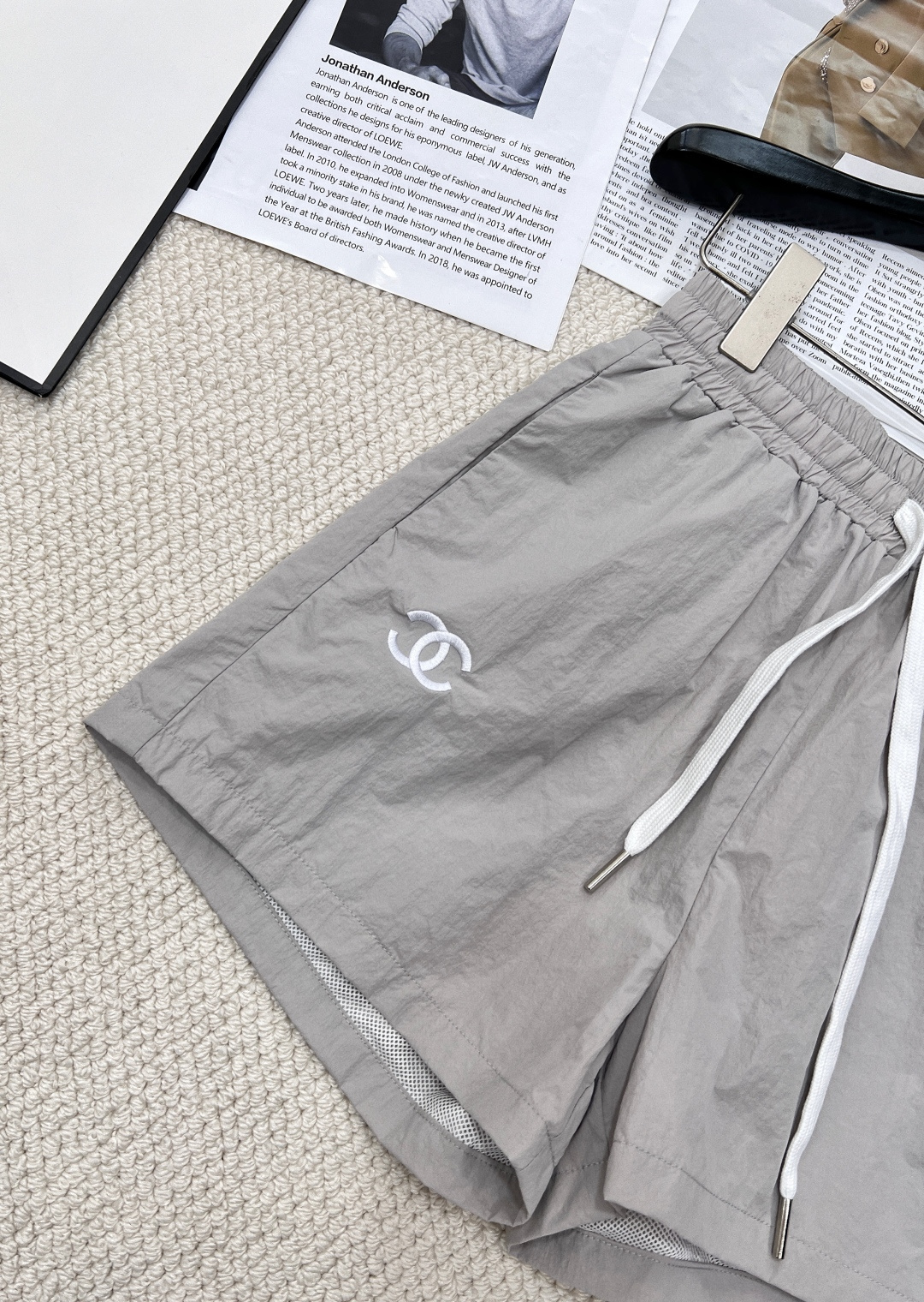 🆕春夏新款 Chanel 小香风休闲运动防晒套装重磅❕时尚运动防晒衣套装两件套衣身上做有拼接设计加上立体