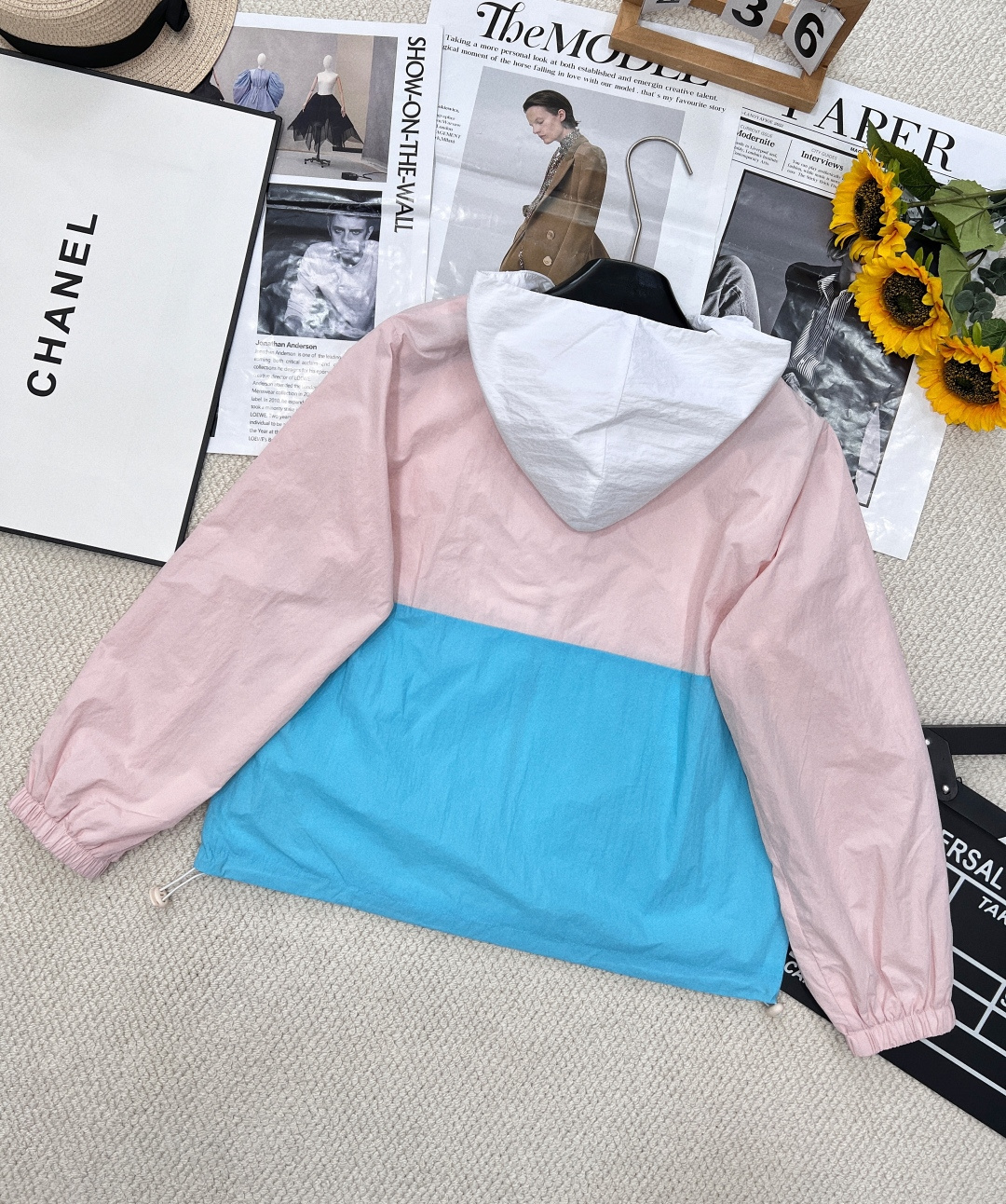 🆕春夏新款 Chanel 小香风休闲运动防晒套装重磅❕时尚运动防晒衣套装两件套衣身上做有拼接设计加上立体