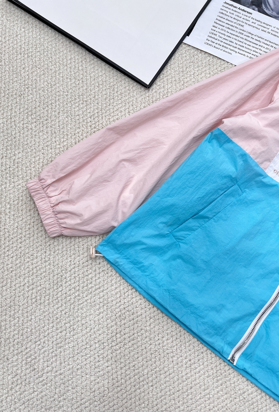 🆕春夏新款 Chanel 小香风休闲运动防晒套装重磅❕时尚运动防晒衣套装两件套衣身上做有拼接设计加上立体